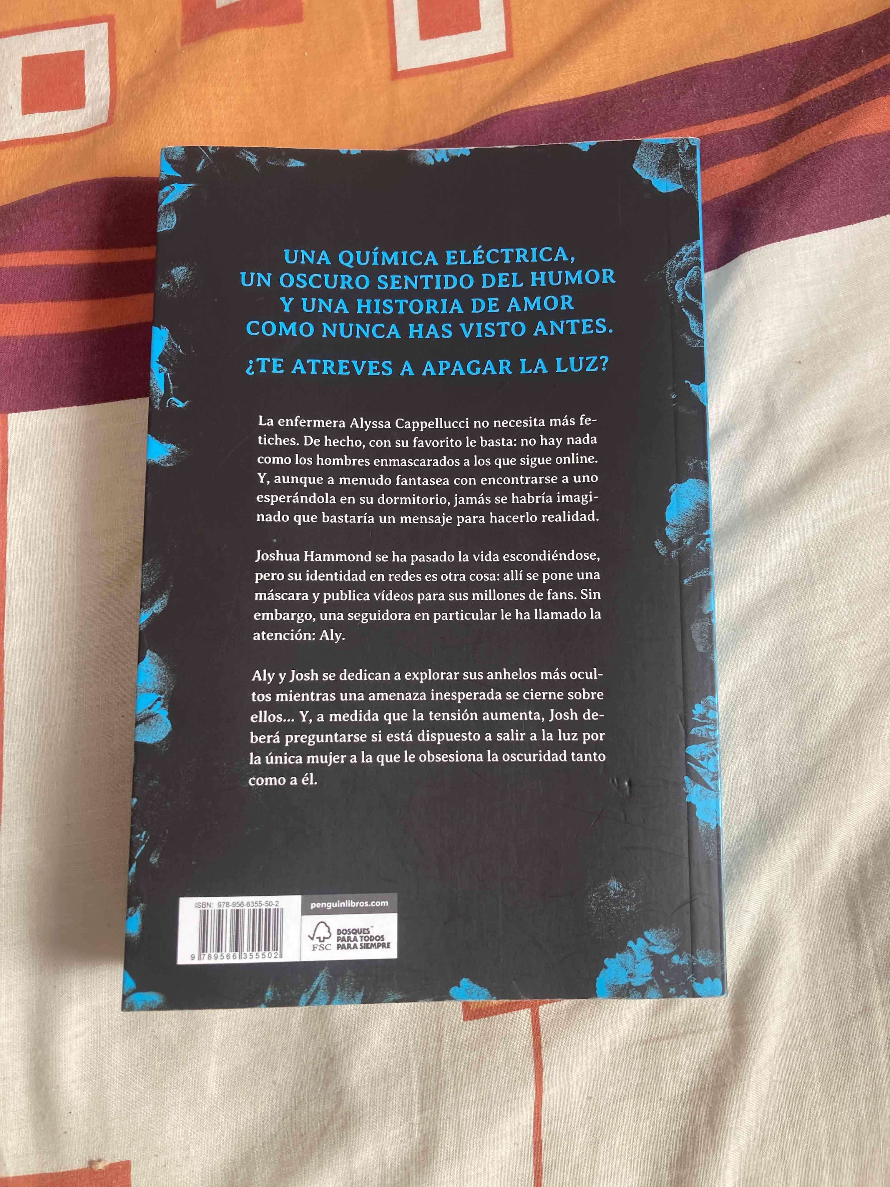 Libro 'A Oscuras' de Navessa Allen - miniatura 2