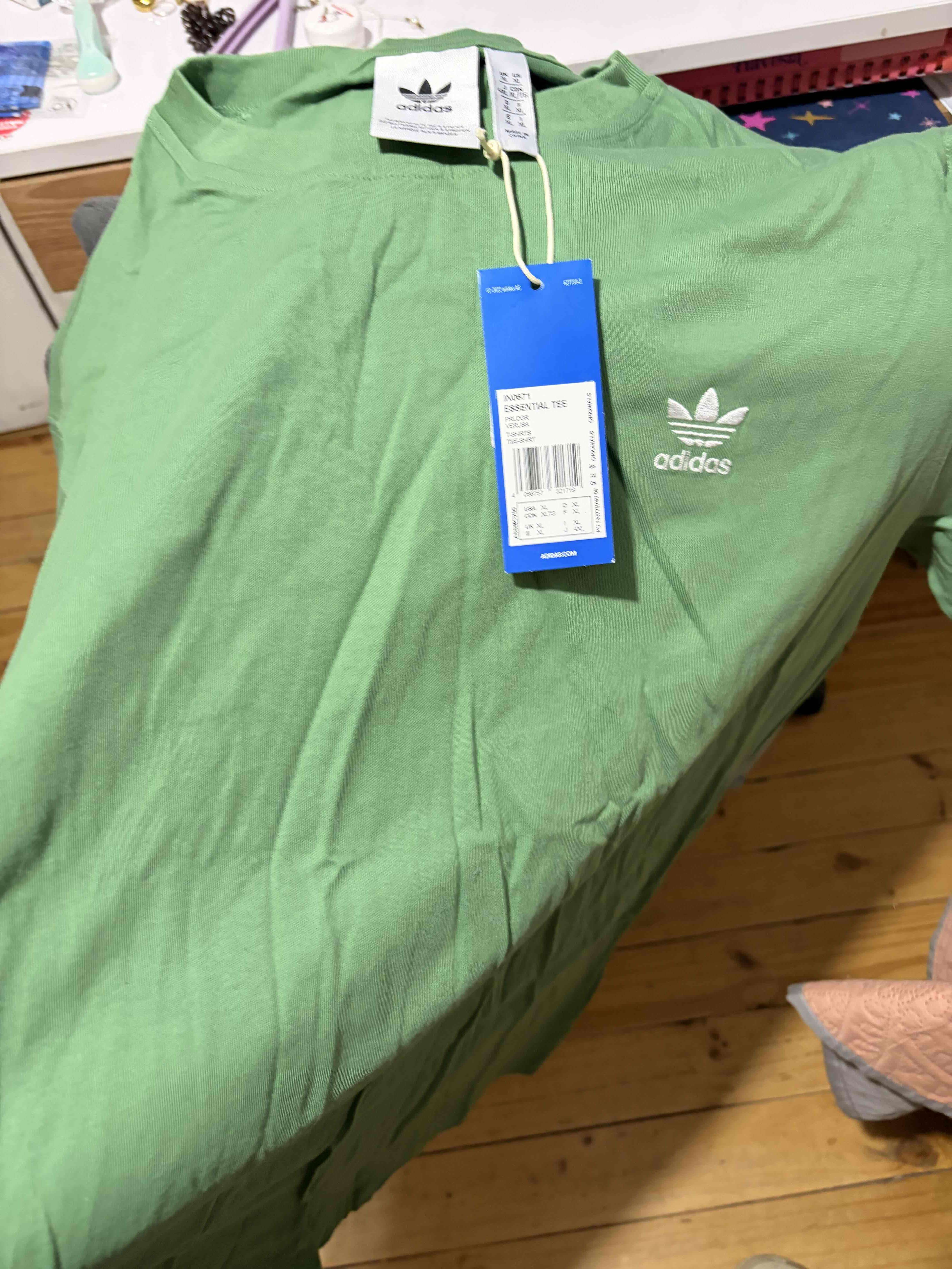 Polera verde Adidas nueva - miniatura 2