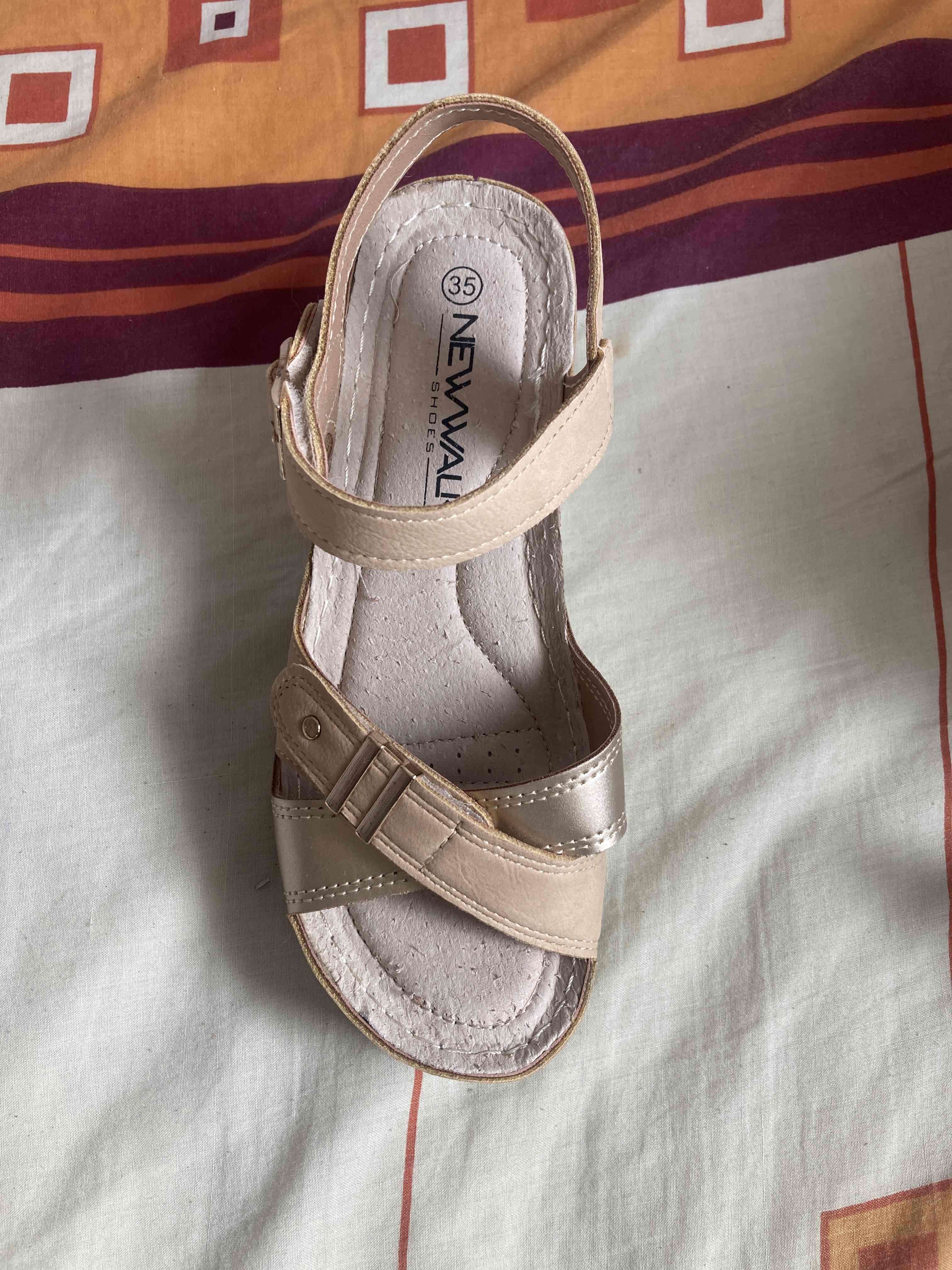 Sandalias beige nuevas - miniatura 4