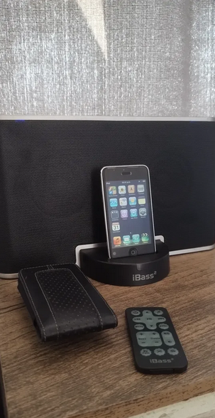 iPod Apple Y Parlante Sistema Retro De Sonido - miniatura 1