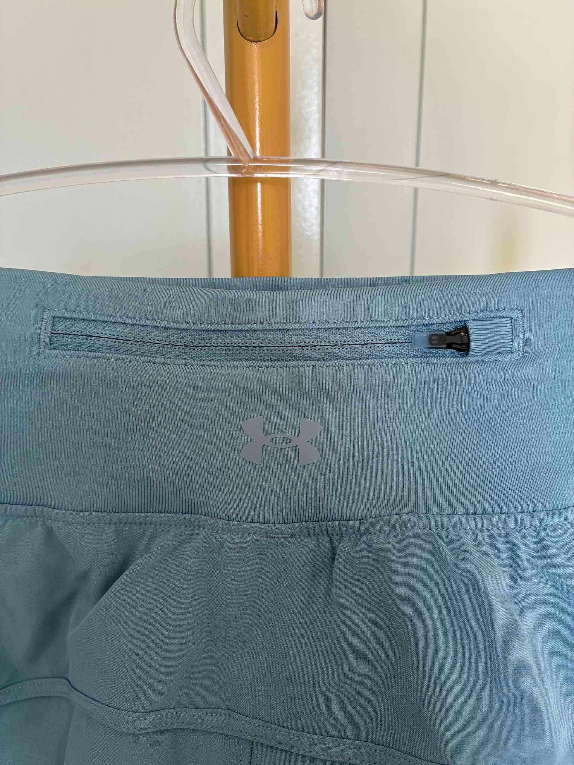 Shorts mujer  deportivos celeste Under armour - miniatura 5