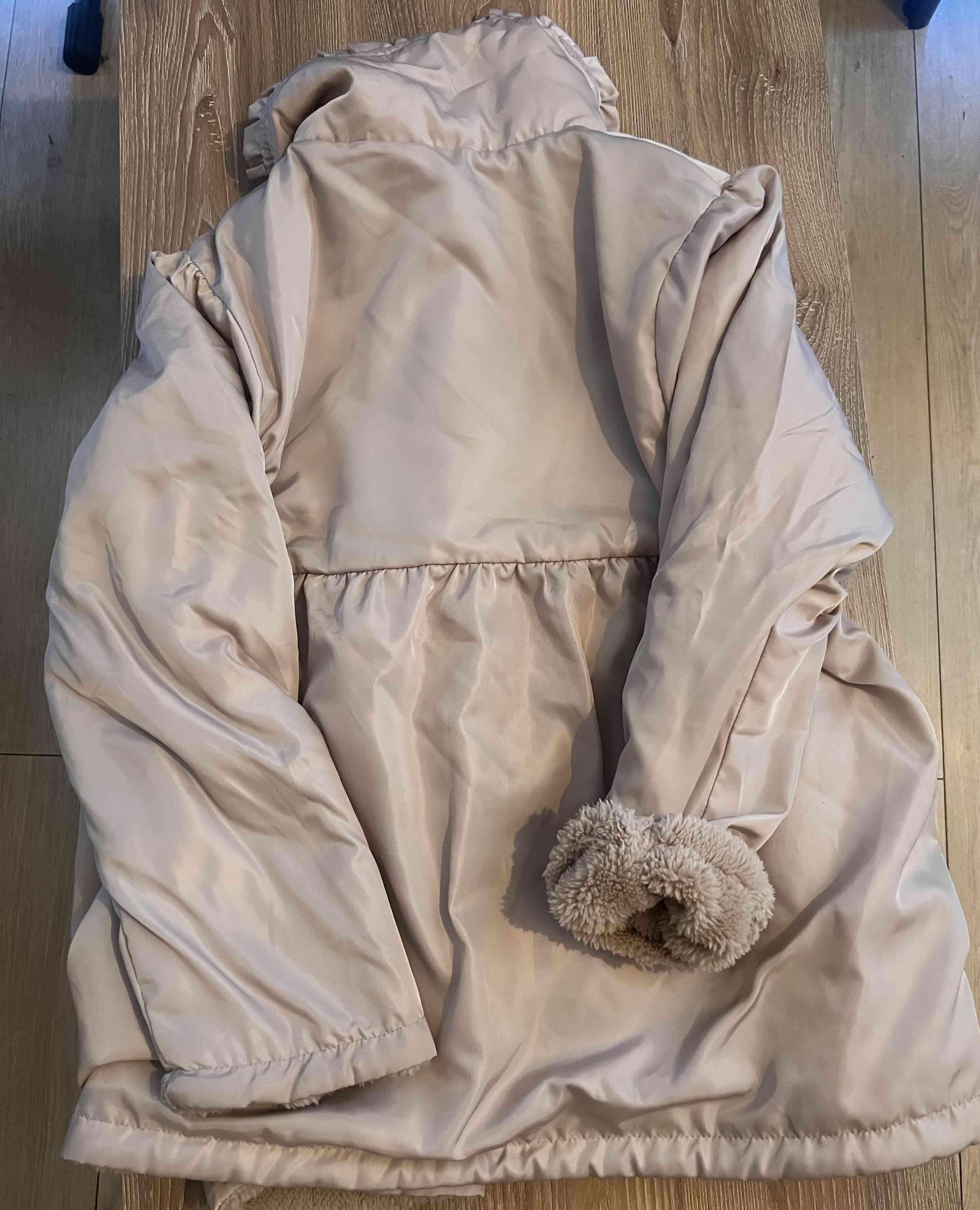 Abrigo beige con capucha - miniatura 3