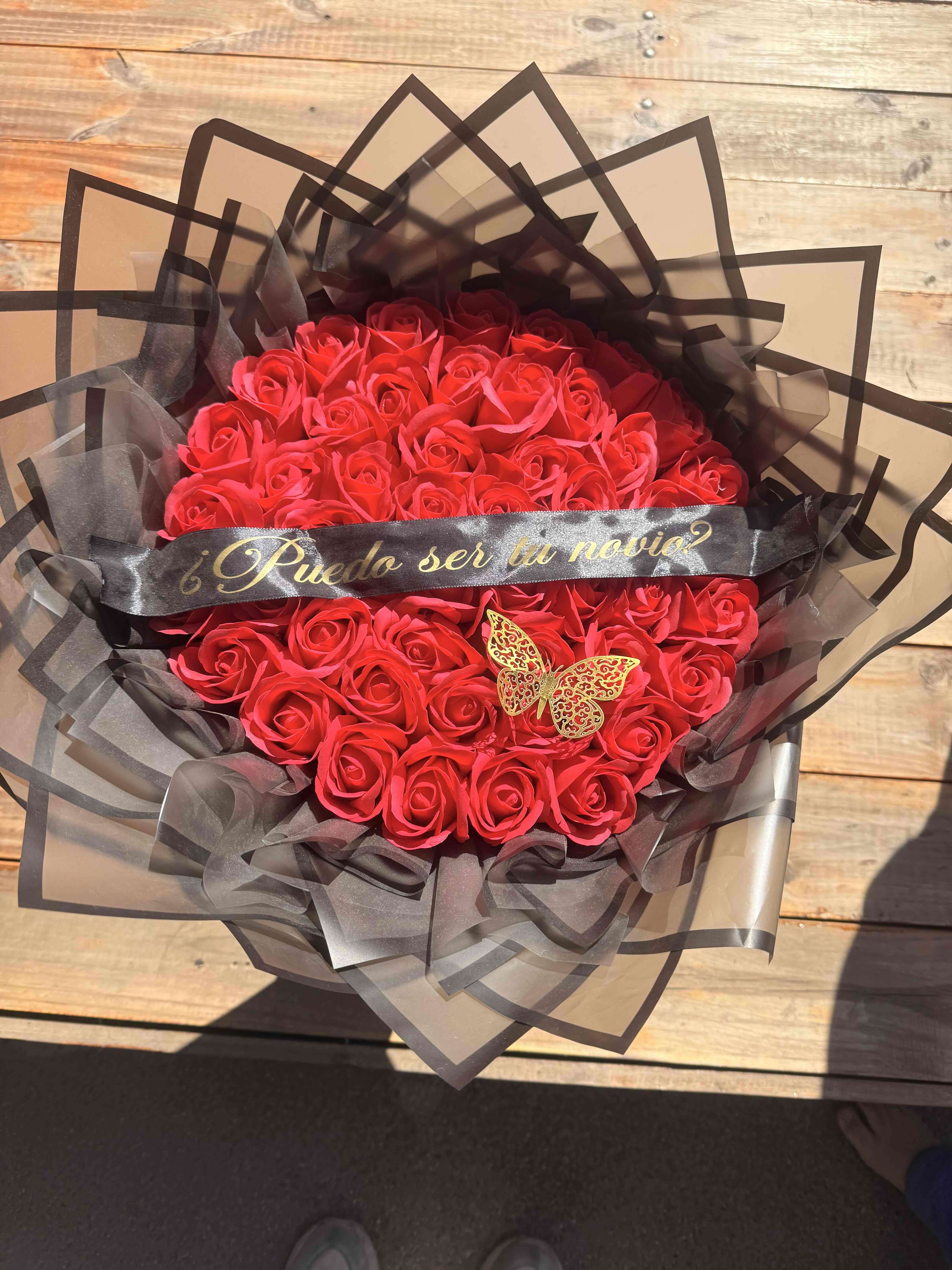 Ramo buchón de rosas - miniatura 1