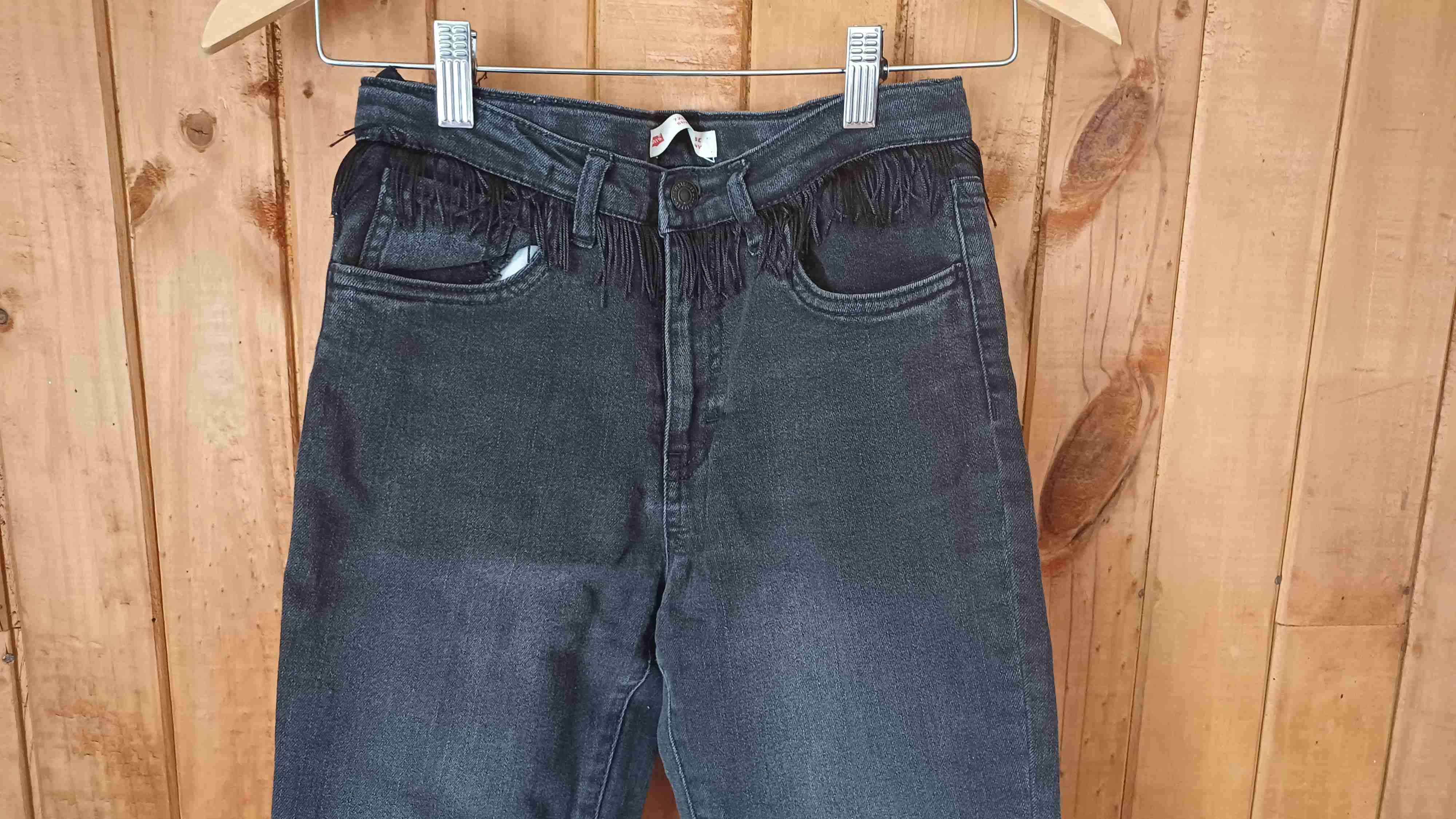 Jeans negros con flecos Levis - miniatura 2
