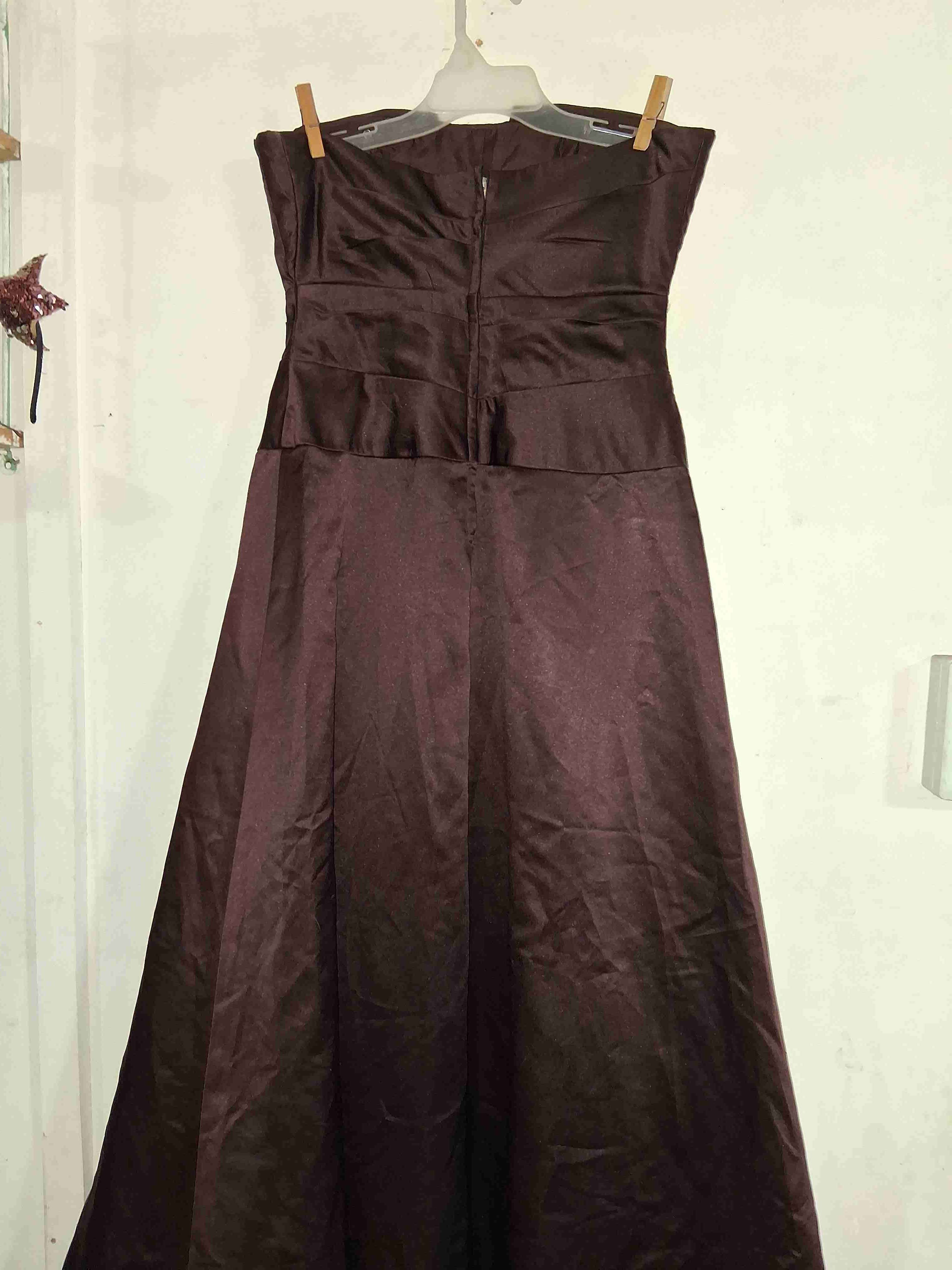 Vestido marrón elegante - miniatura 3