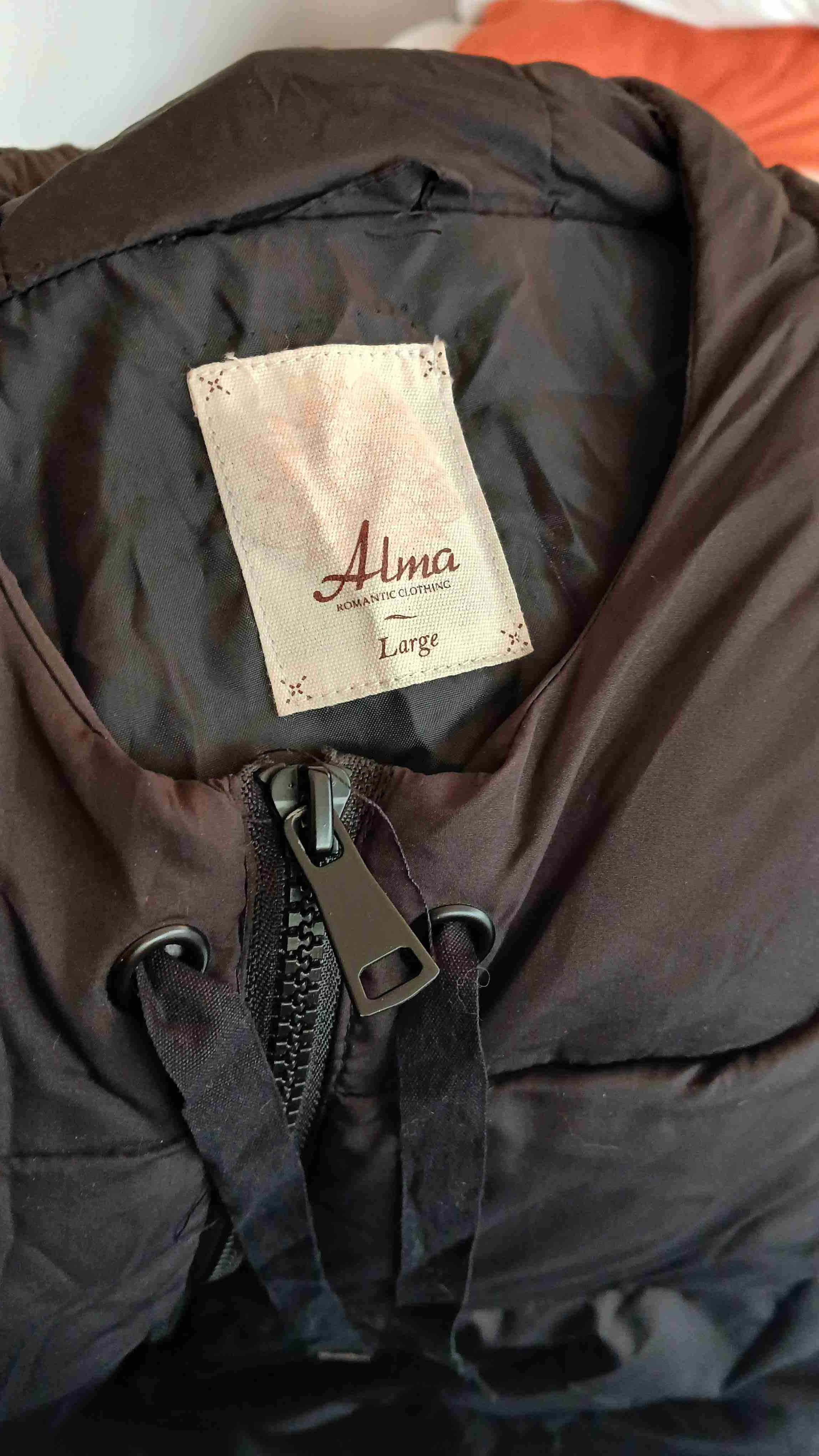 Parca negra con capucha - miniatura 2