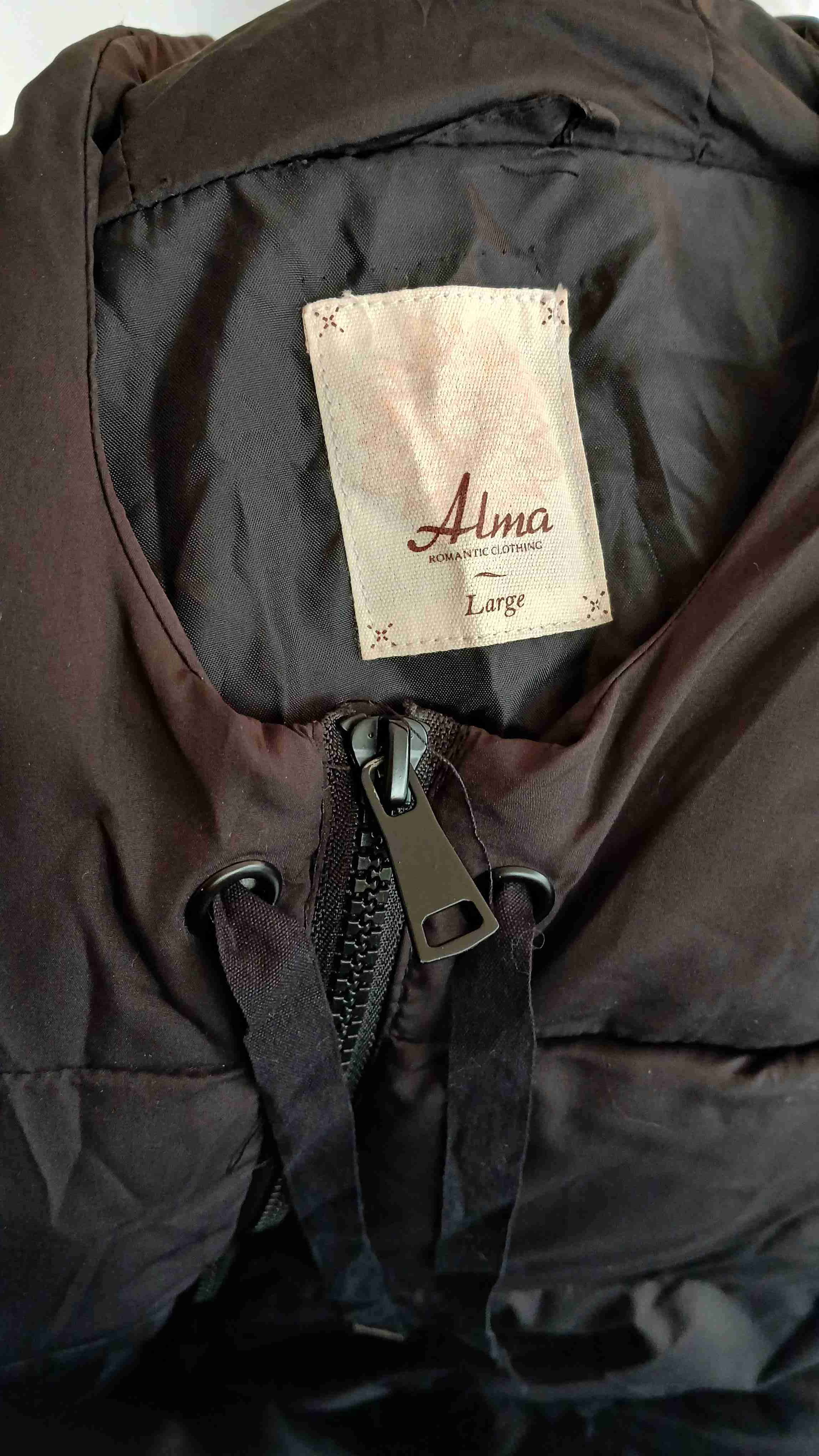 Parca negra con capucha - miniatura 3