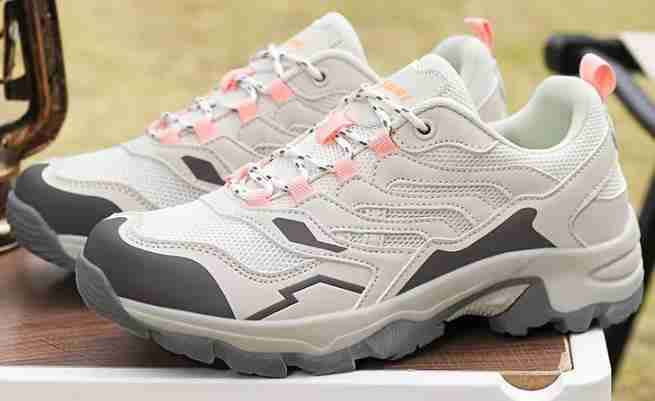 Zapatillas deportivas blancas y rosas - miniatura 2