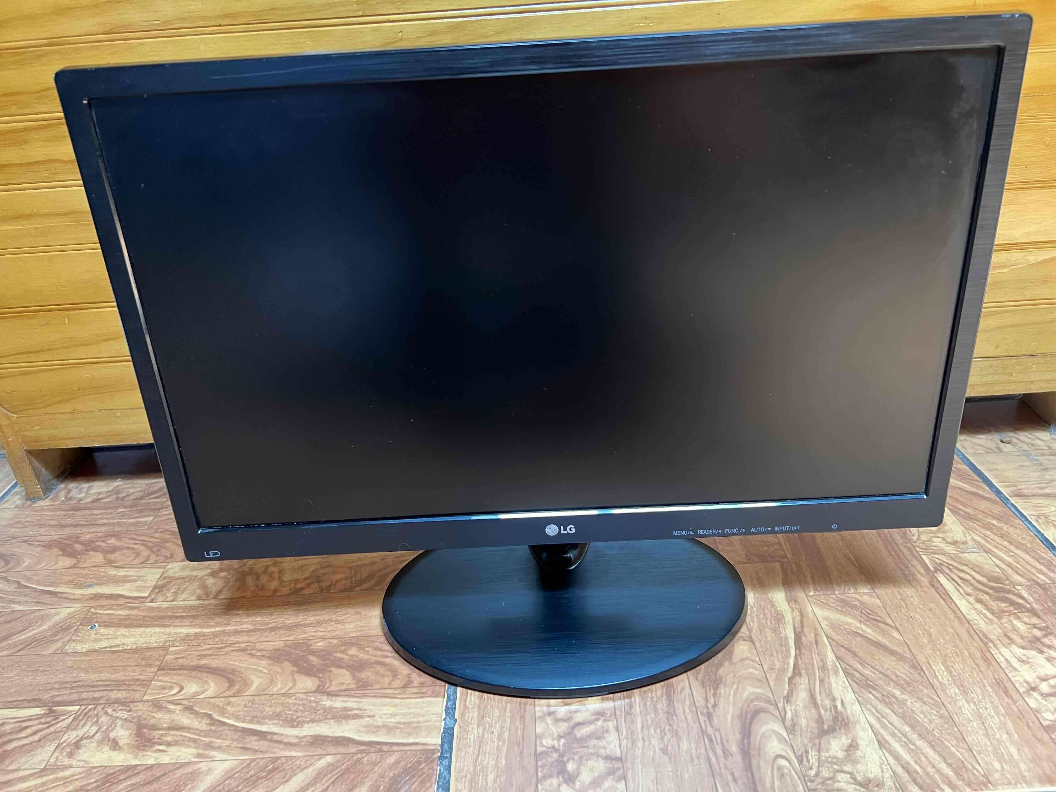 Computador Asus más mouse pantalla y teclado - miniatura 3