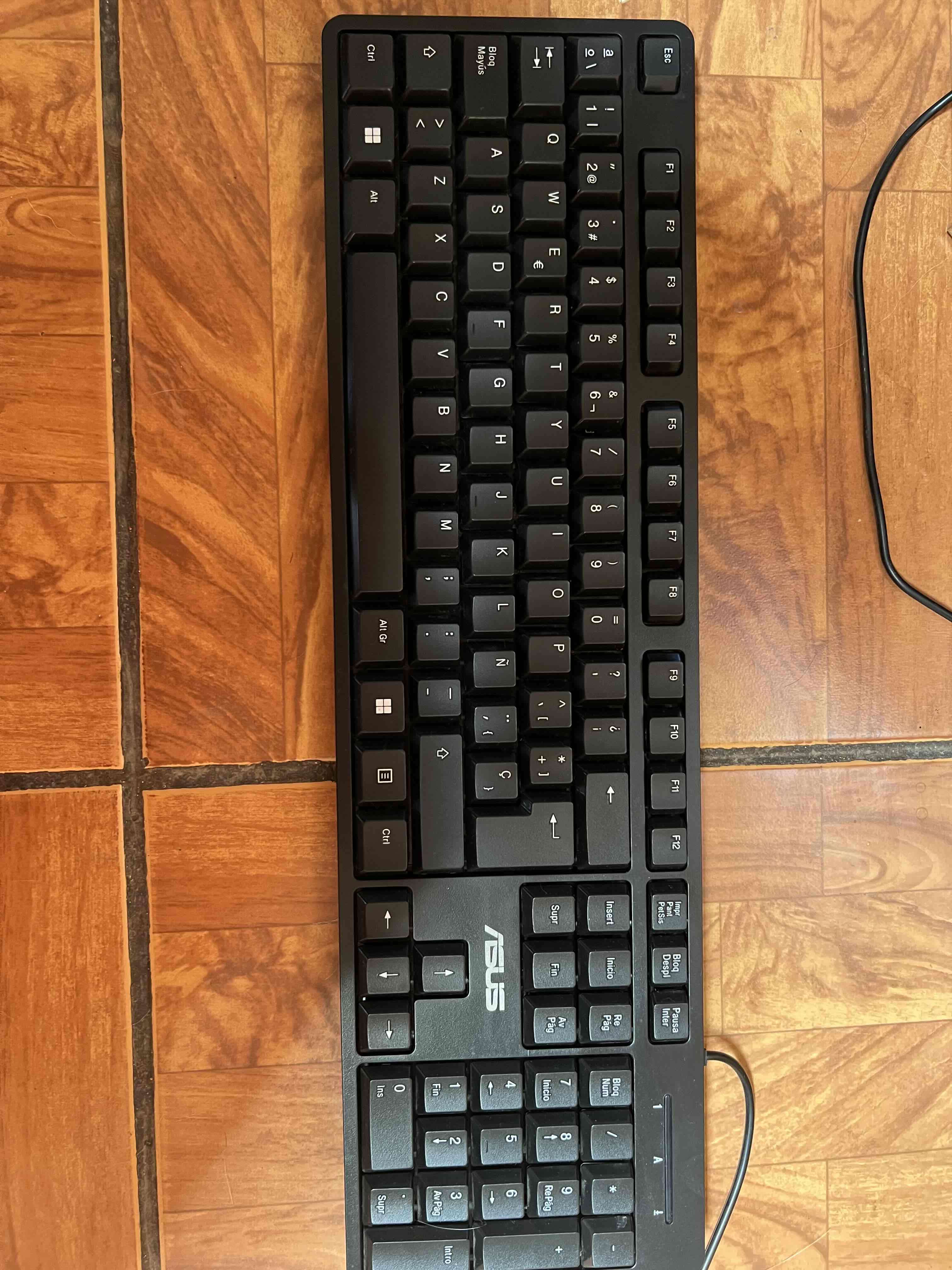 Computador Asus más mouse pantalla y teclado - miniatura 4