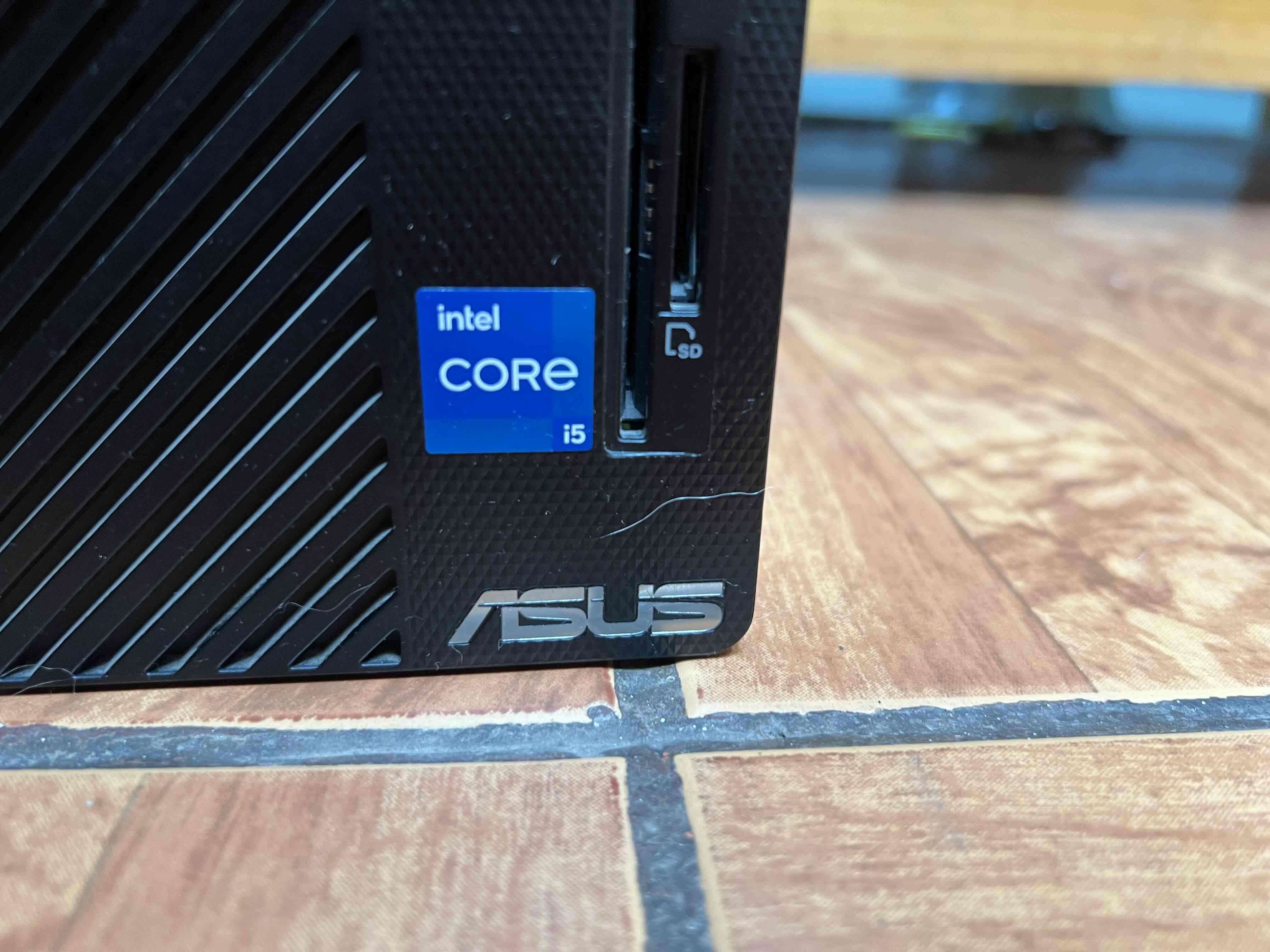 Computador Asus más mouse pantalla y teclado - miniatura 5