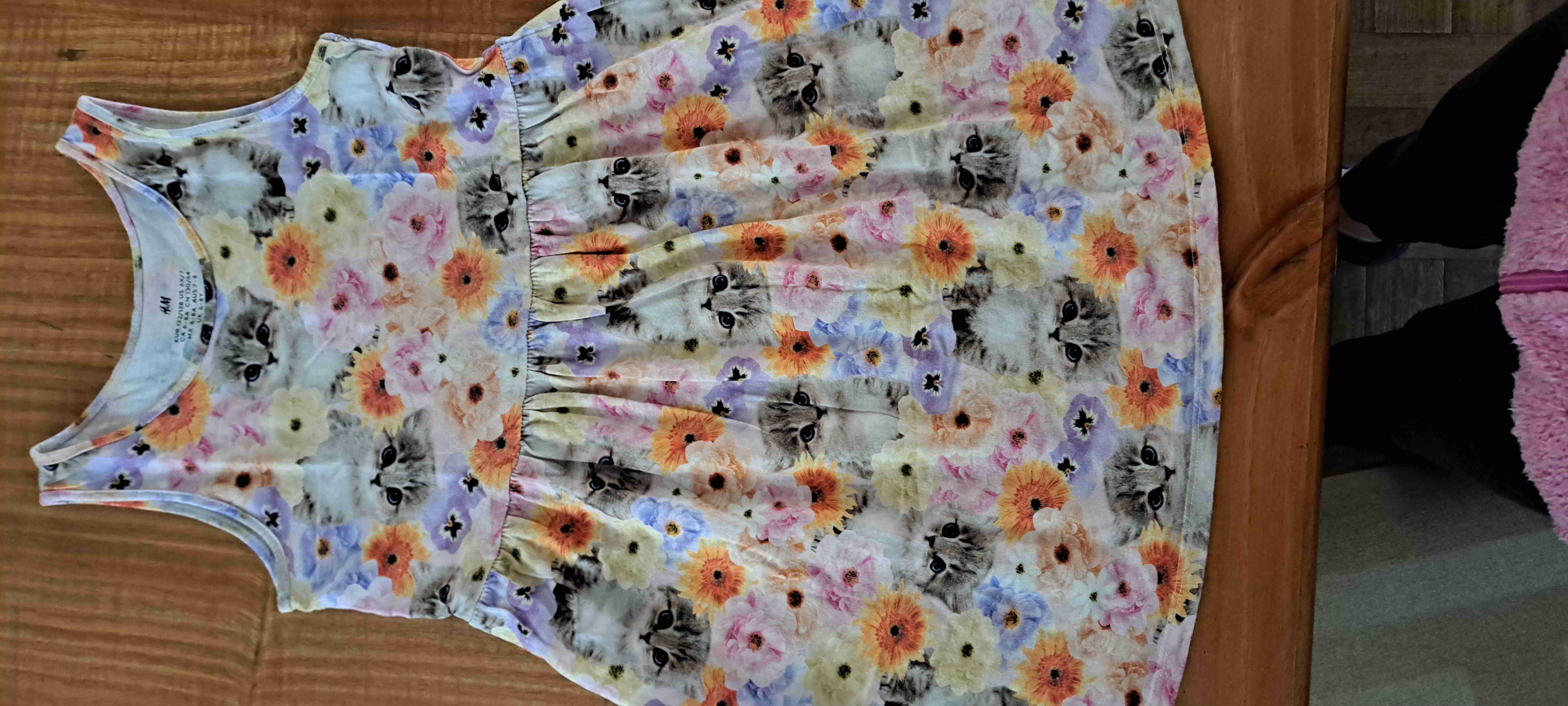 Vestido niña  con estampado gatitos y color damasc - miniatura 3