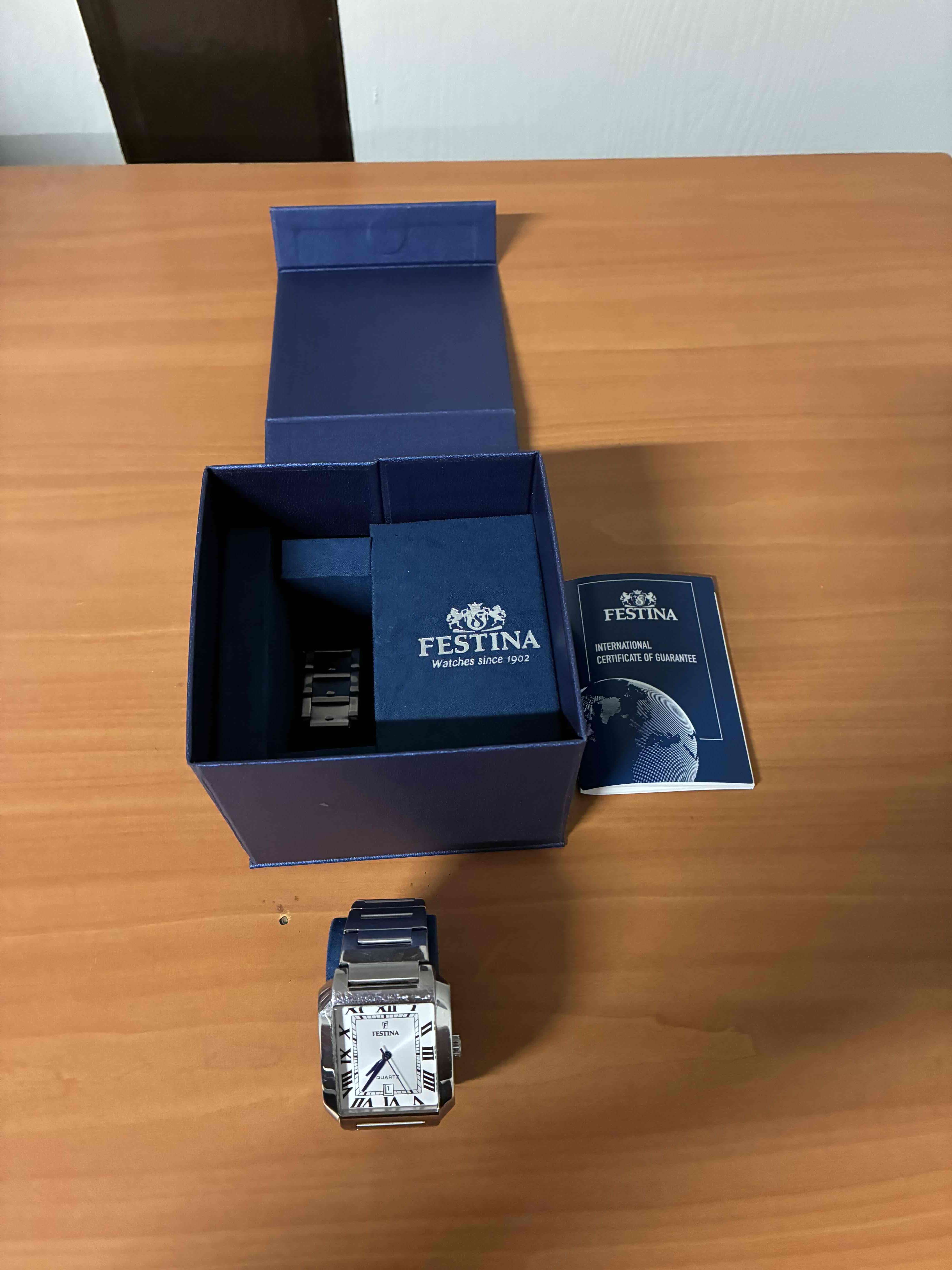 Reloj Festina metálico cuadrado - miniatura 2