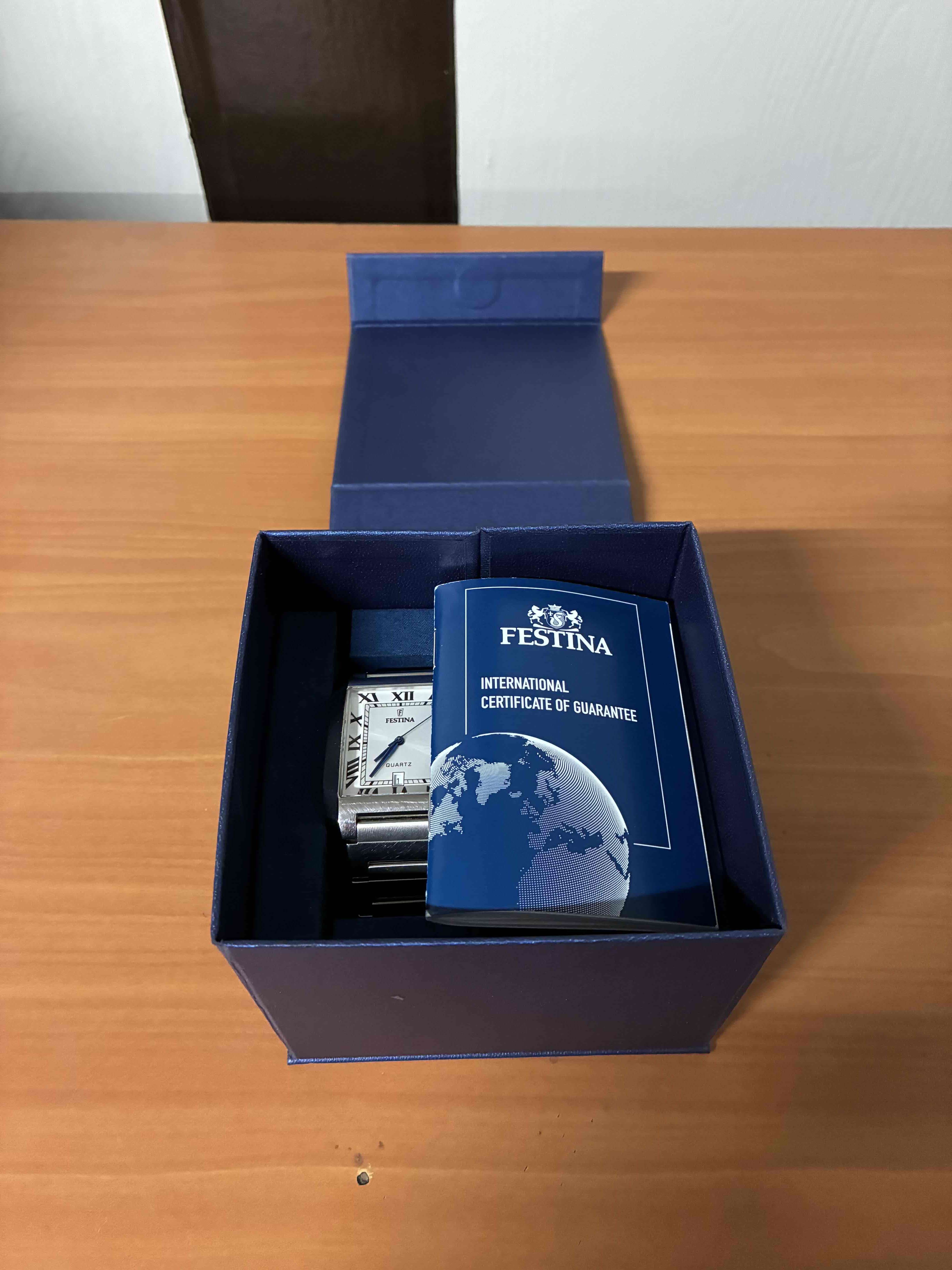 Reloj Festina metálico cuadrado - miniatura 3