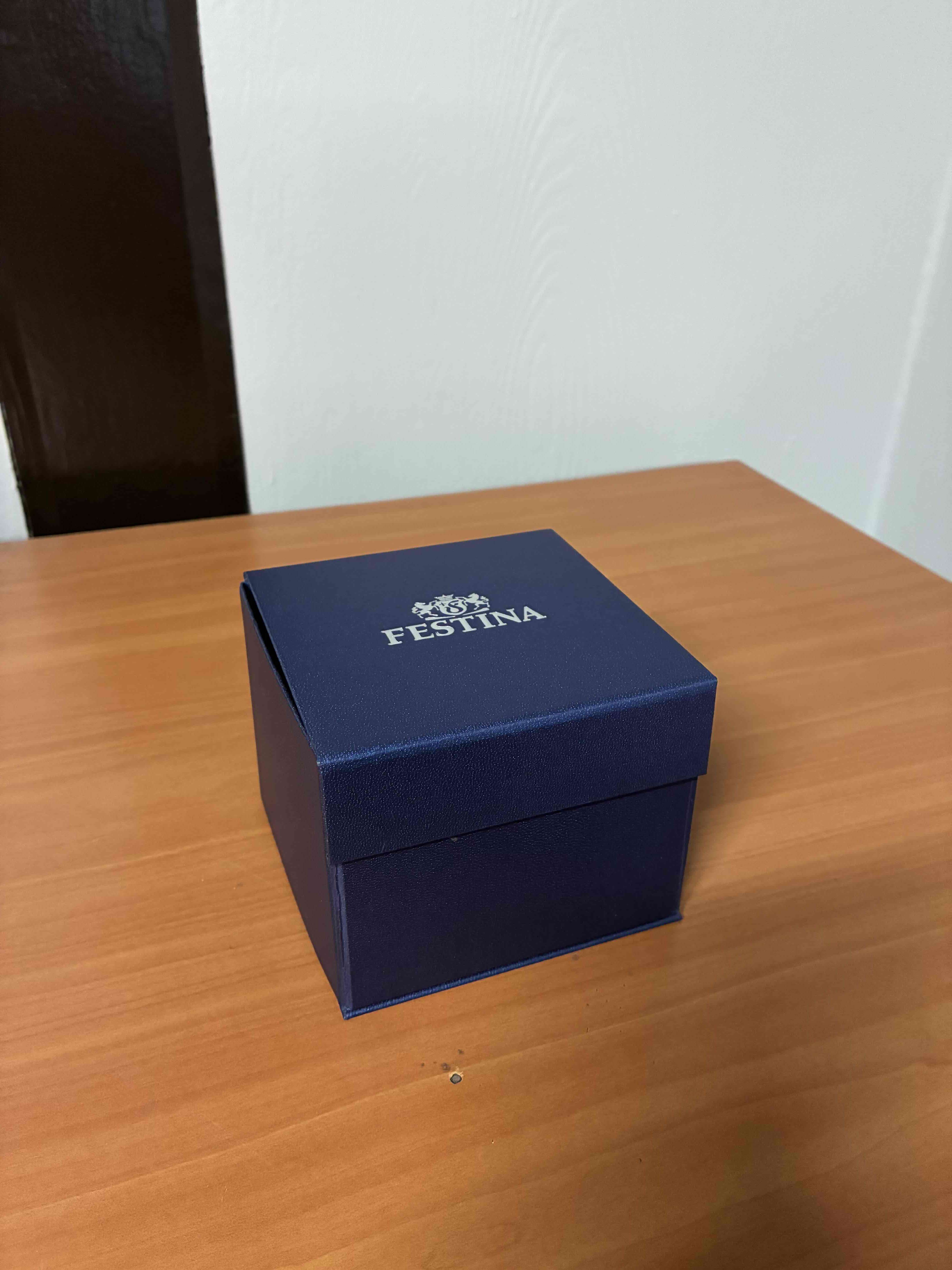 Reloj Festina metálico cuadrado - miniatura 4