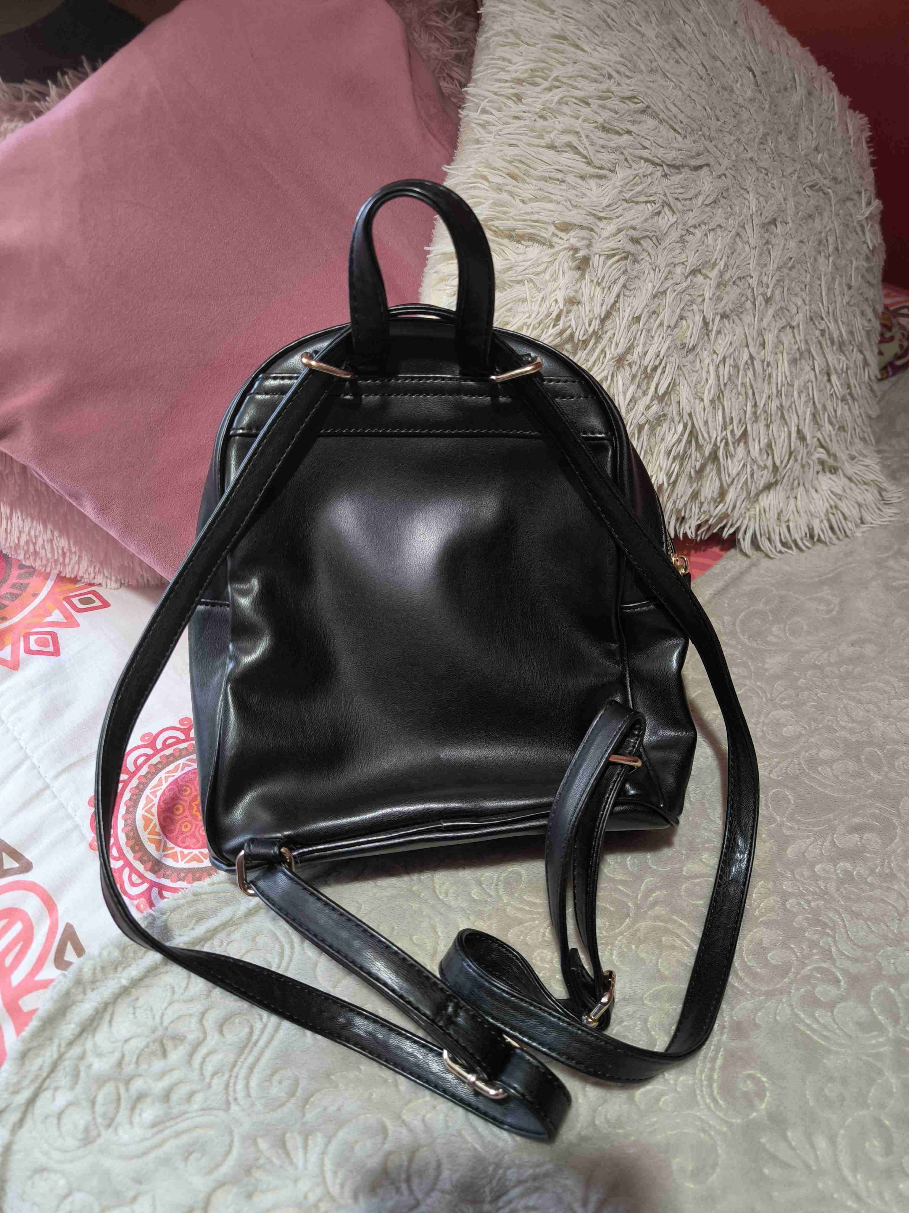 Mochila Guess negra con cadenas - miniatura 2