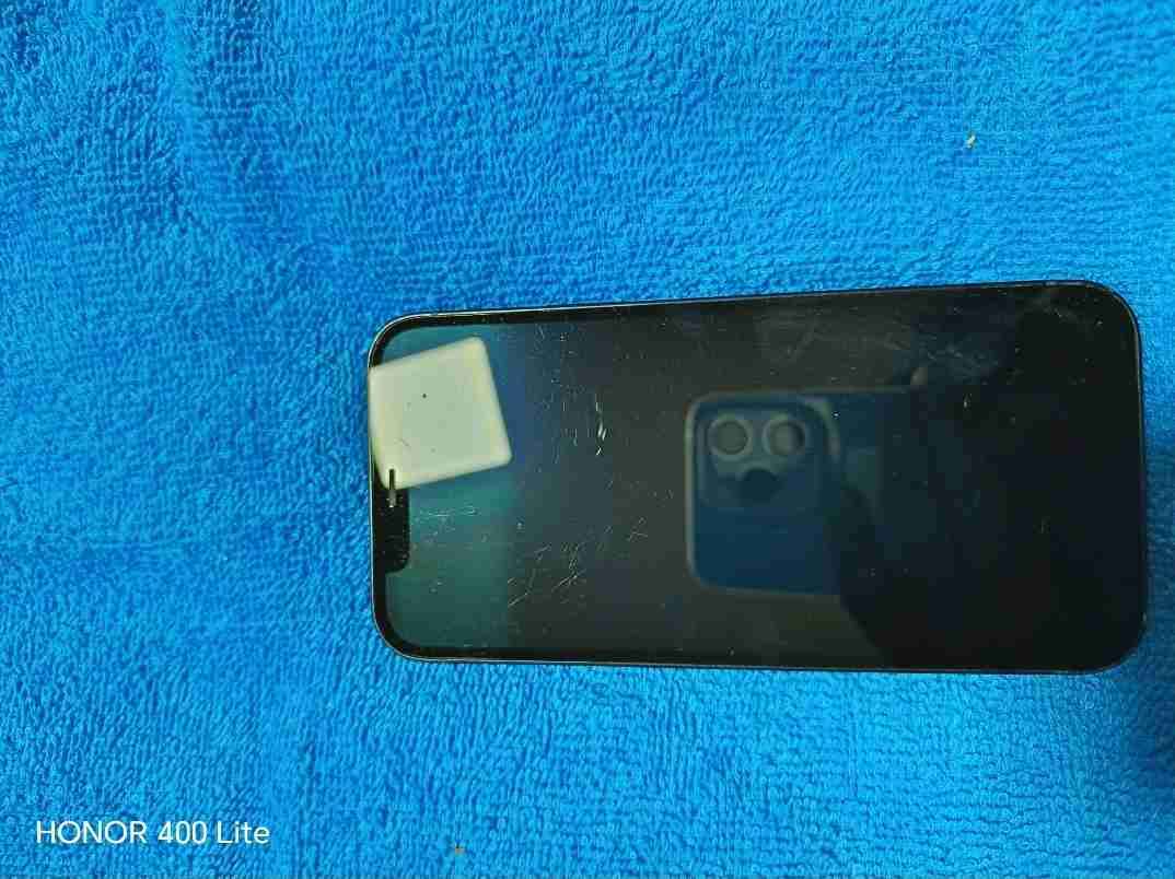 Smartphone Apple negro usado - miniatura 2