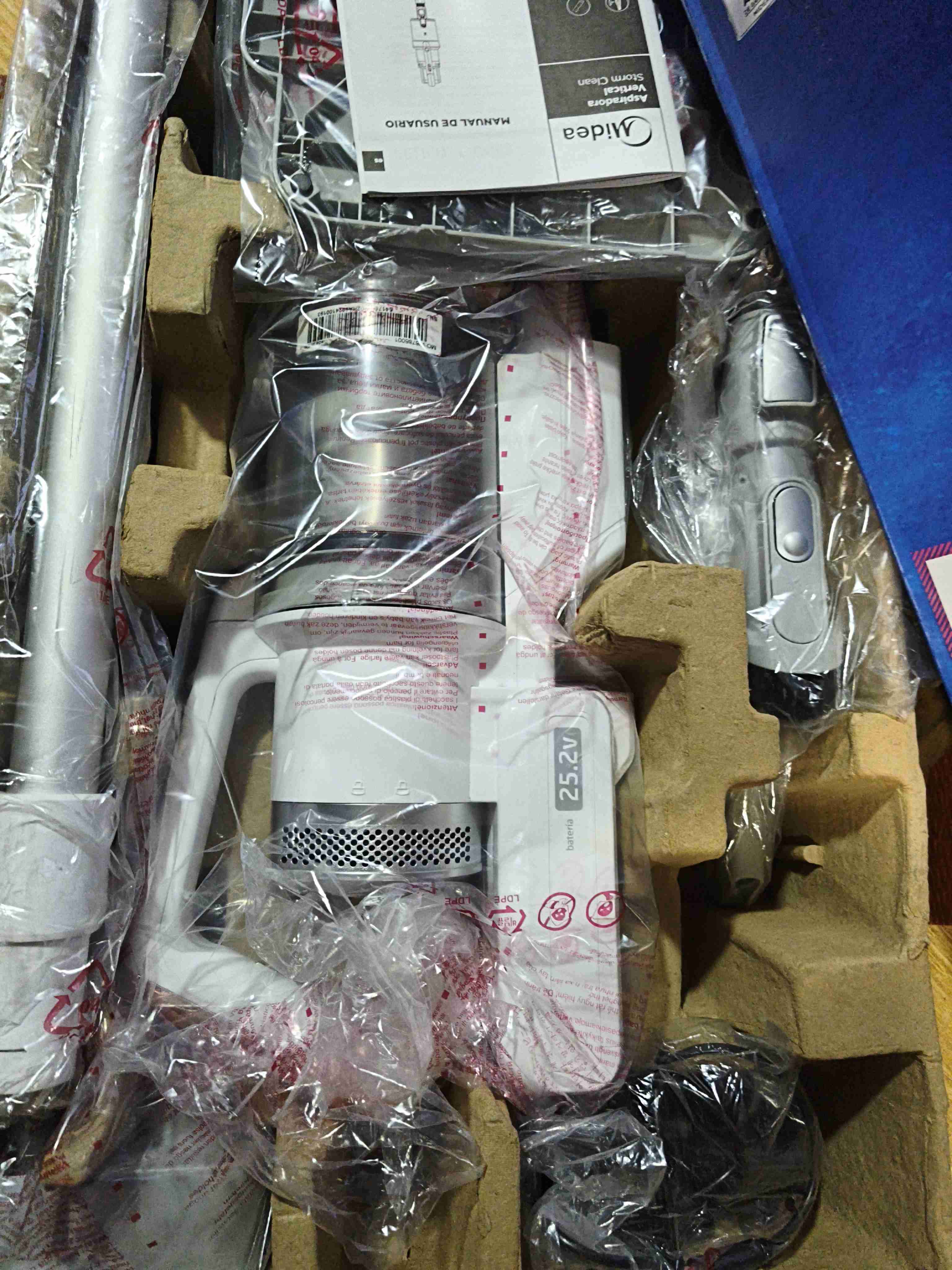 Aspiradora vertical Midea - miniatura 2