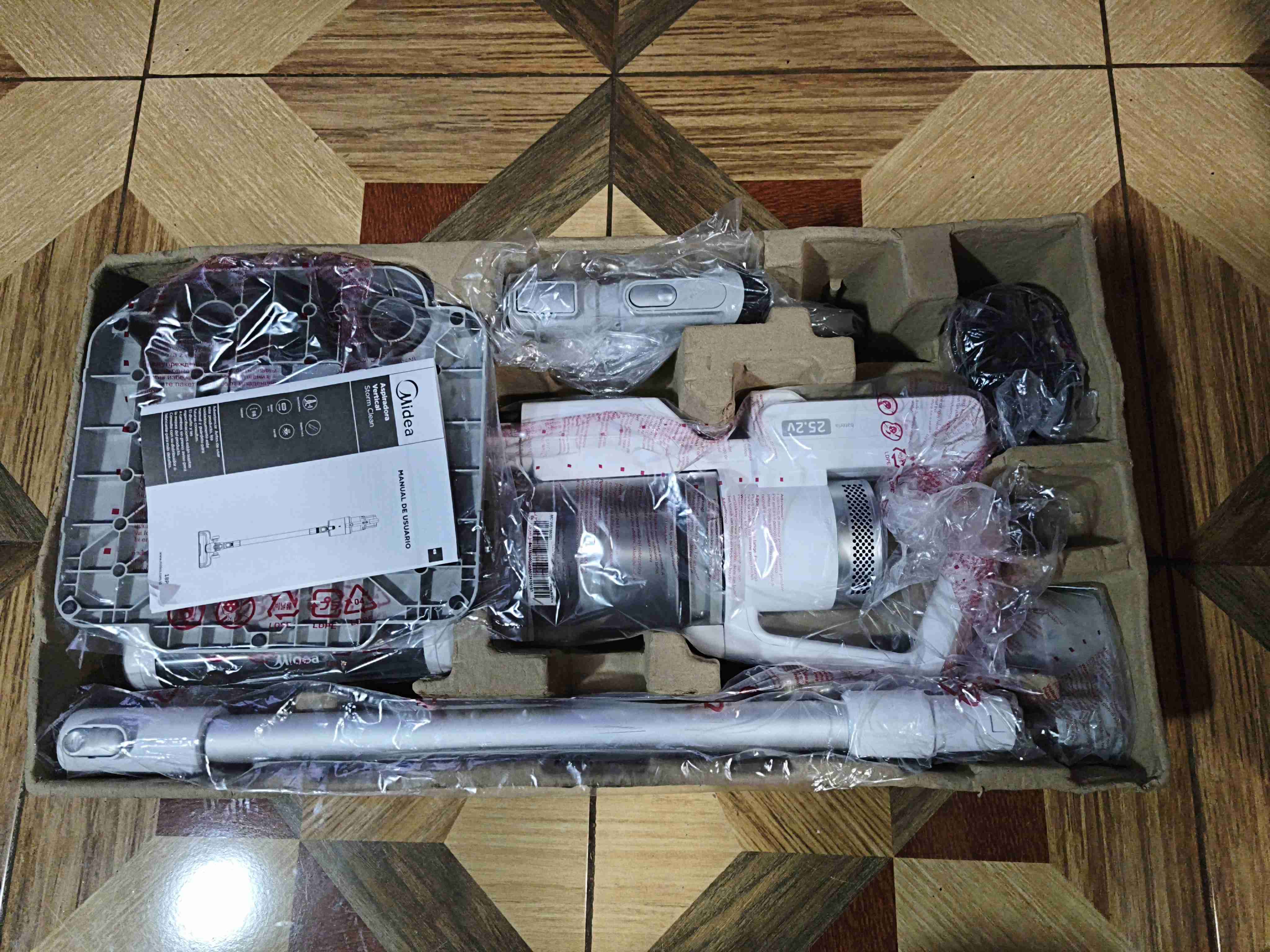 Aspiradora vertical Midea - miniatura 3