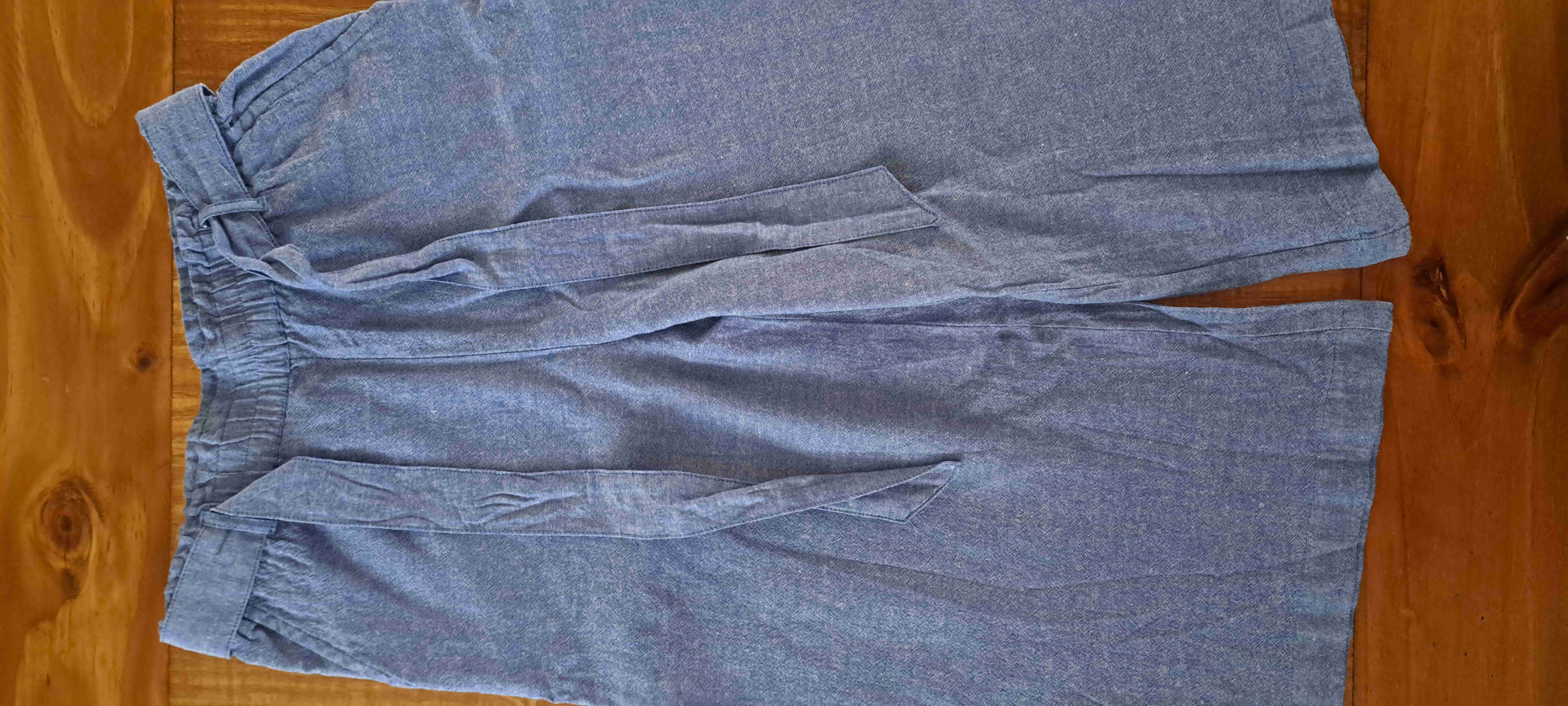 Pantalón  capri azul con cinta talla 6 - miniatura 2