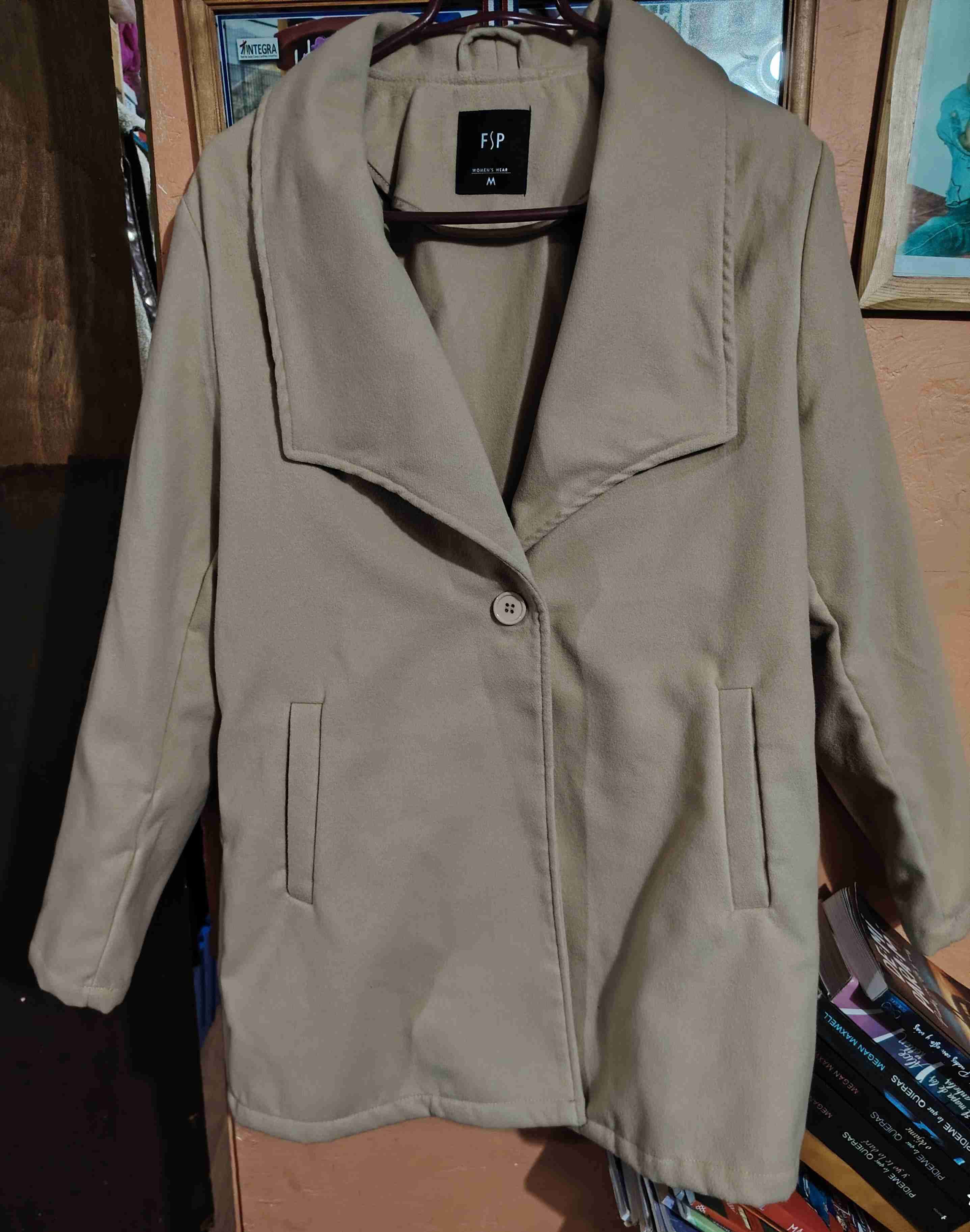 Abrigo negro y abrigo café claro elegante talla M - miniatura 2