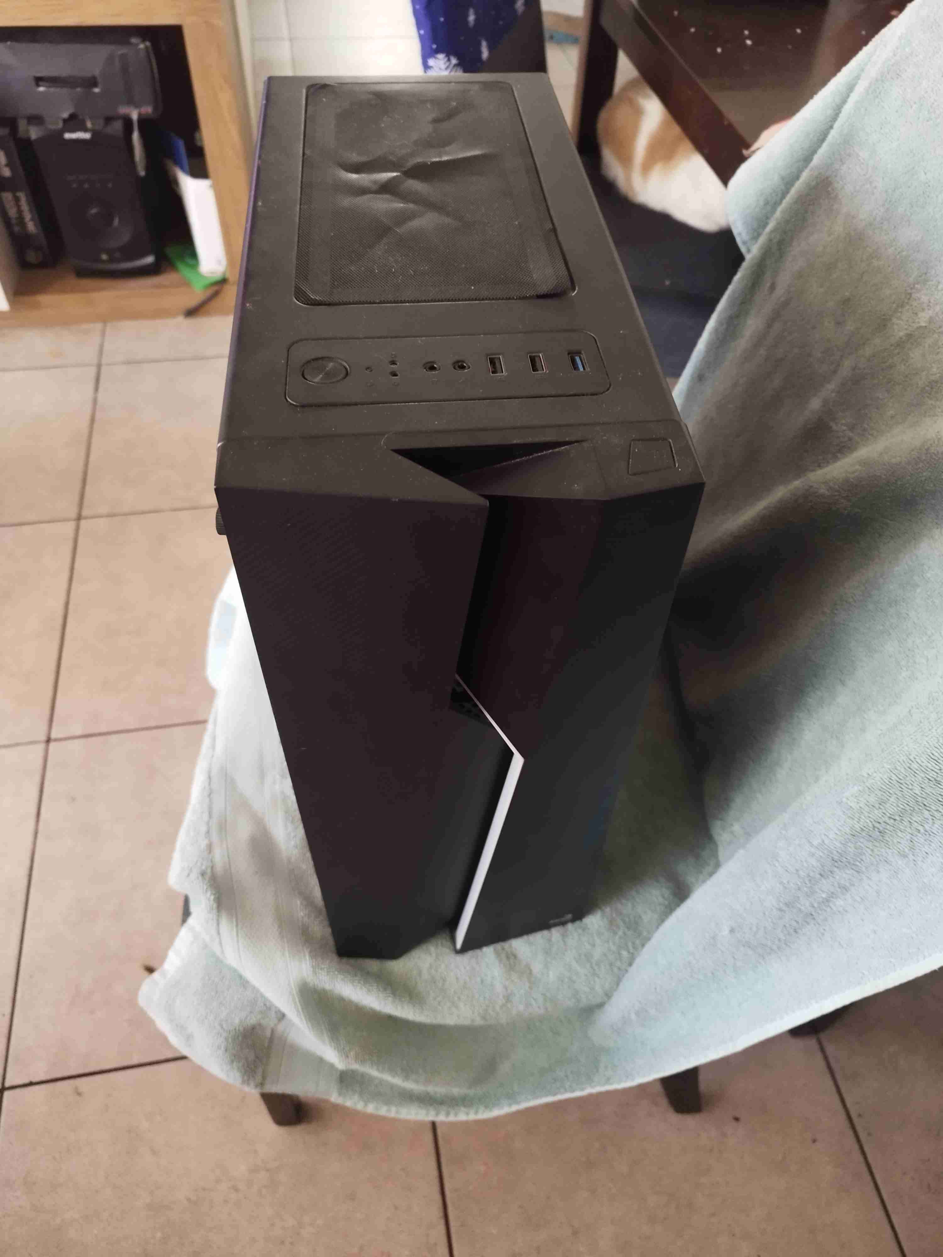 Gabinete para PC negro - miniatura 1