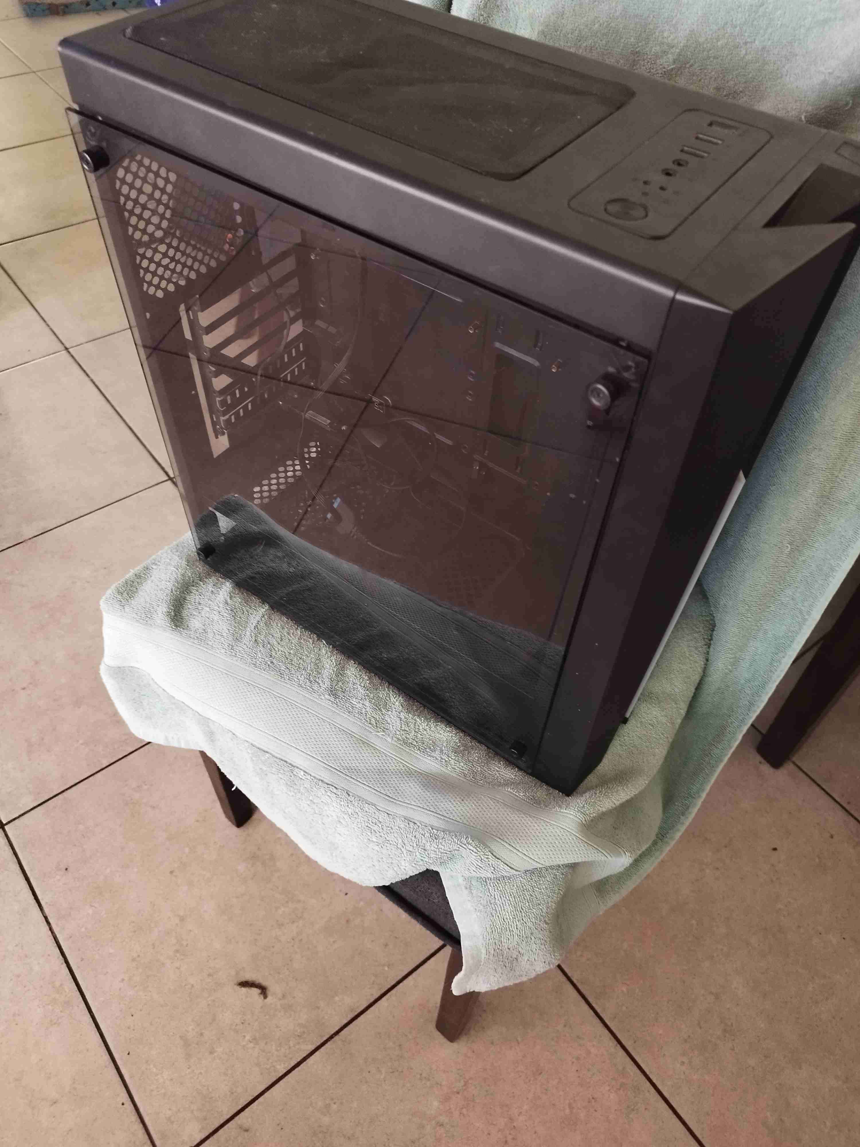 Gabinete para PC negro - miniatura 3