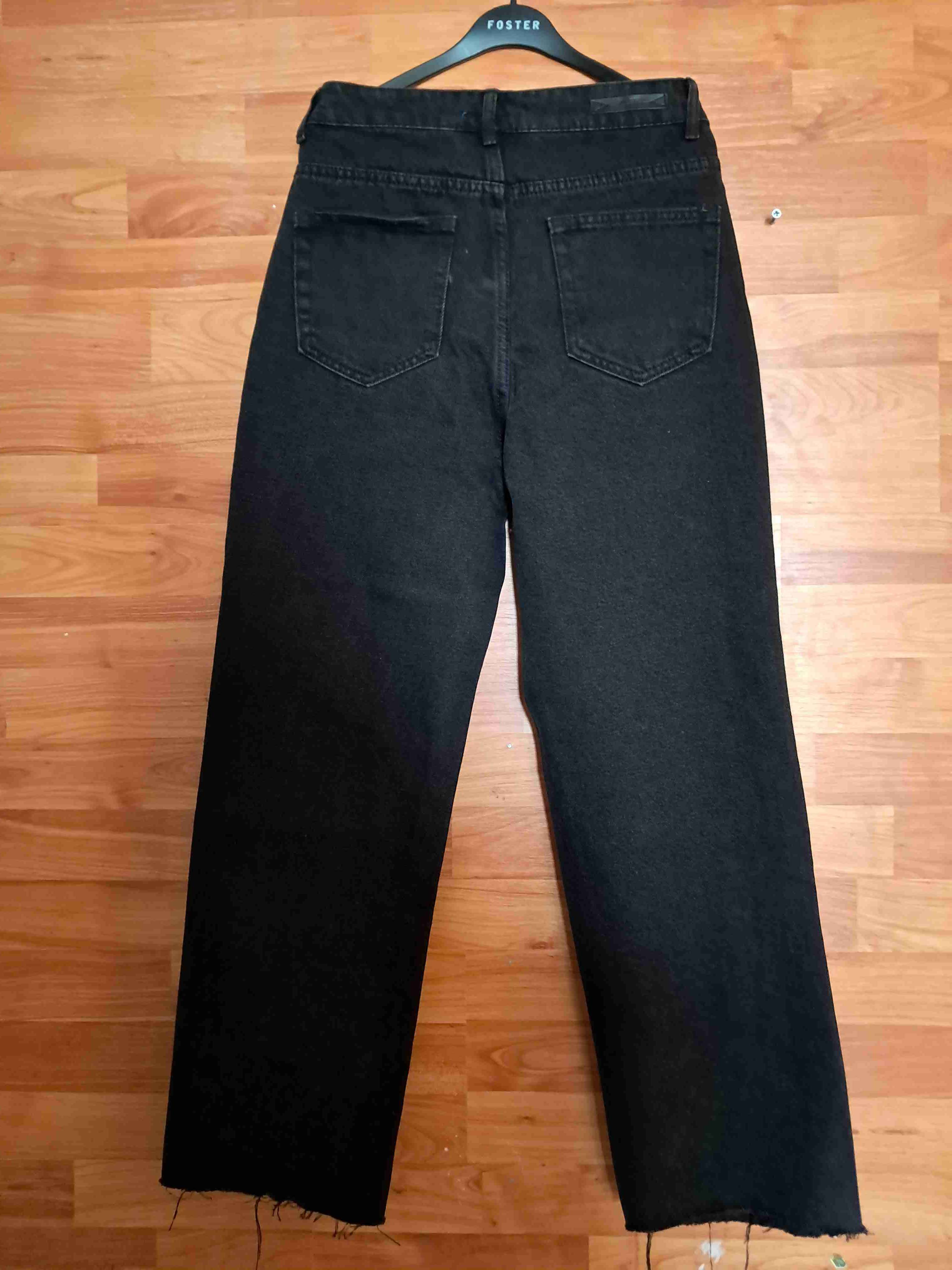 Jeans negros de mezclilla - miniatura 2