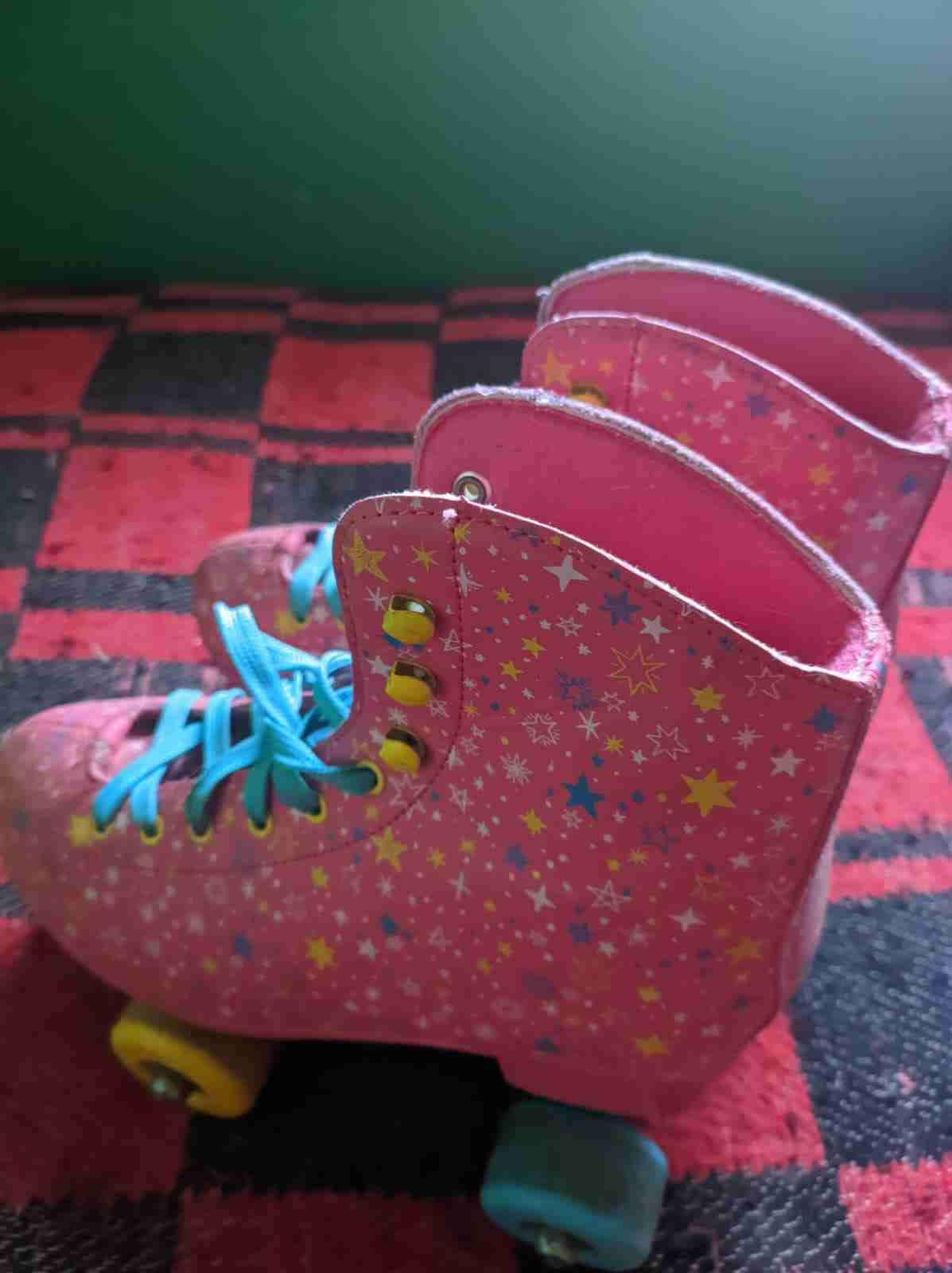 Patines rosados con estrellas