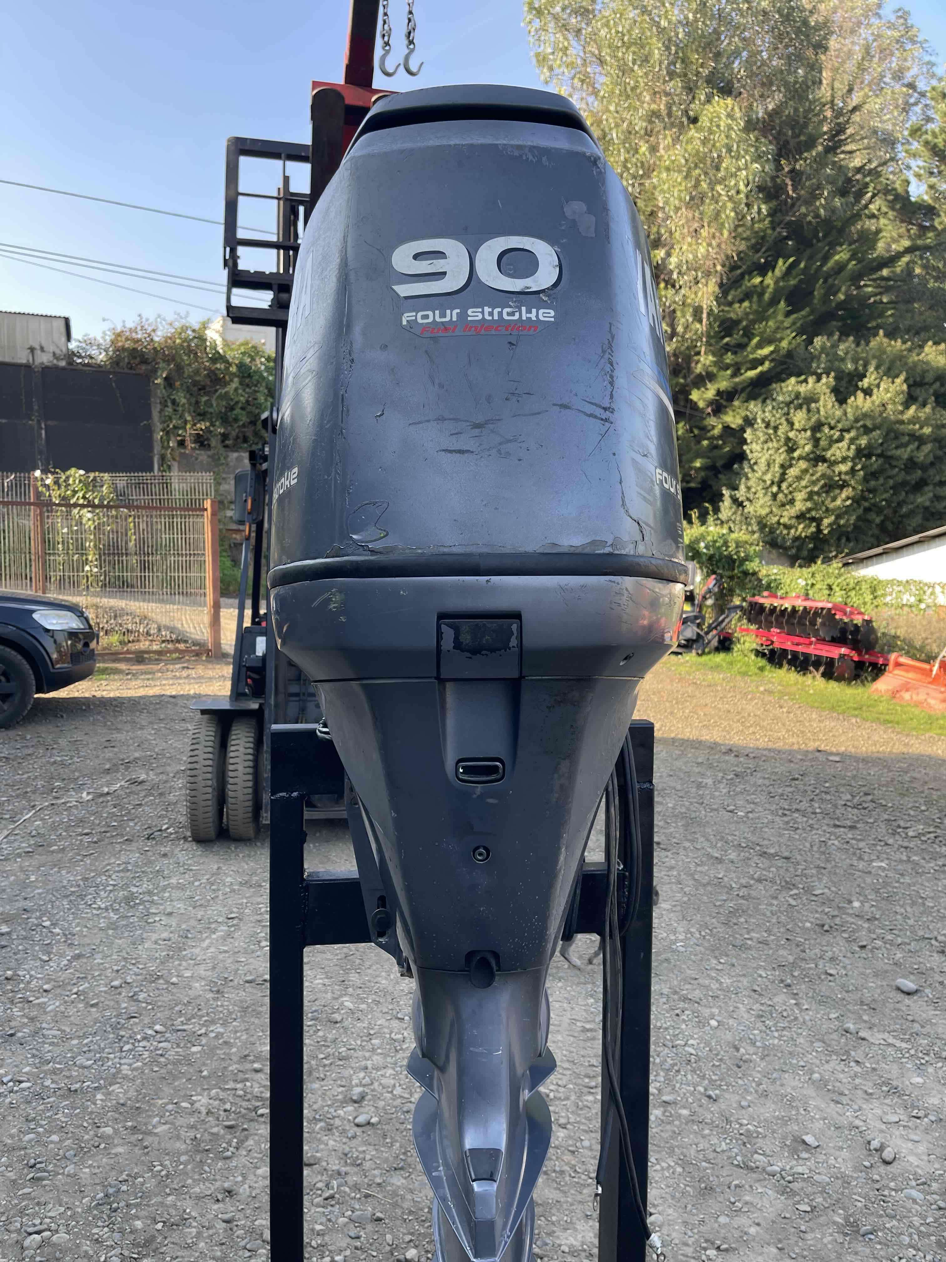 Motor fuera de borda Yamaha 90HP - miniatura 3