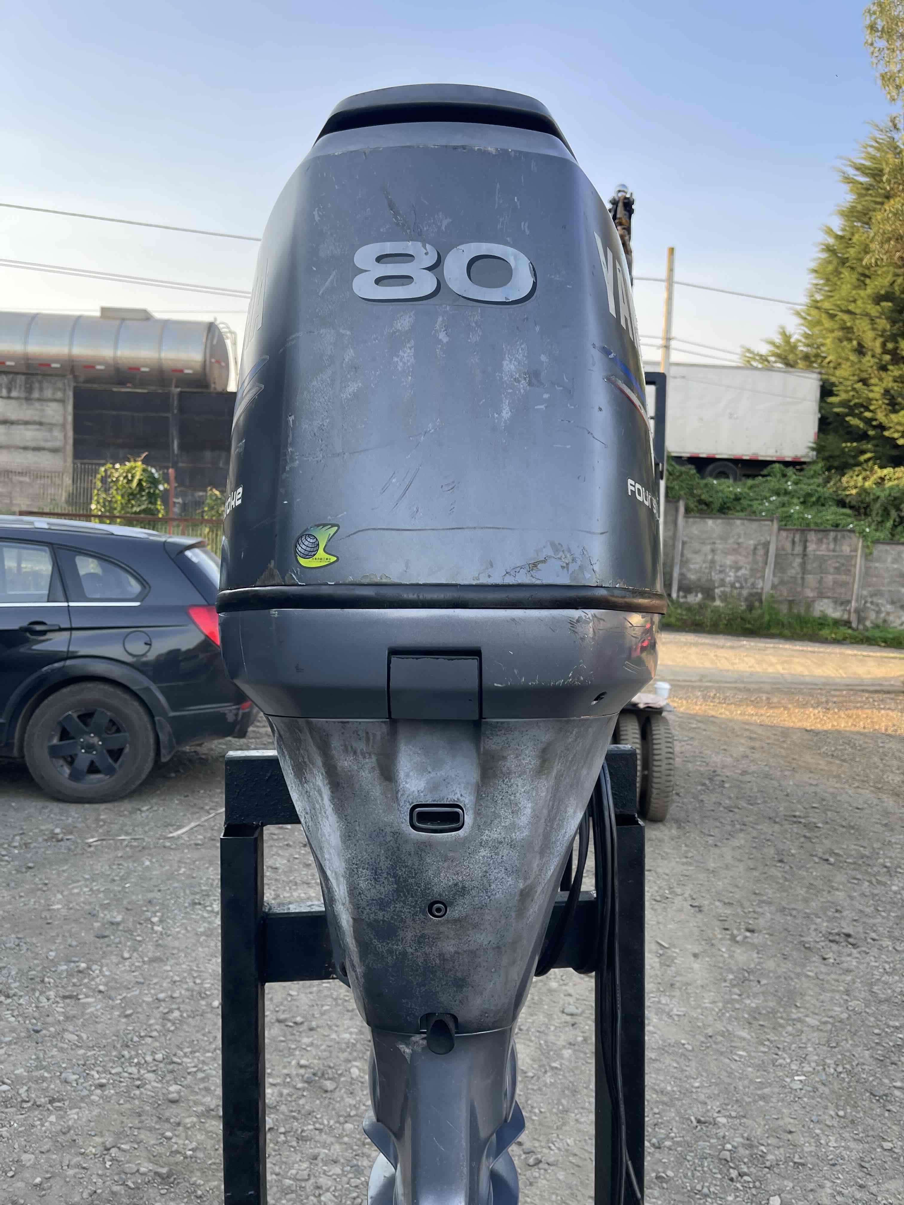 Motor fuera de borda Yamaha 80HP - miniatura 3