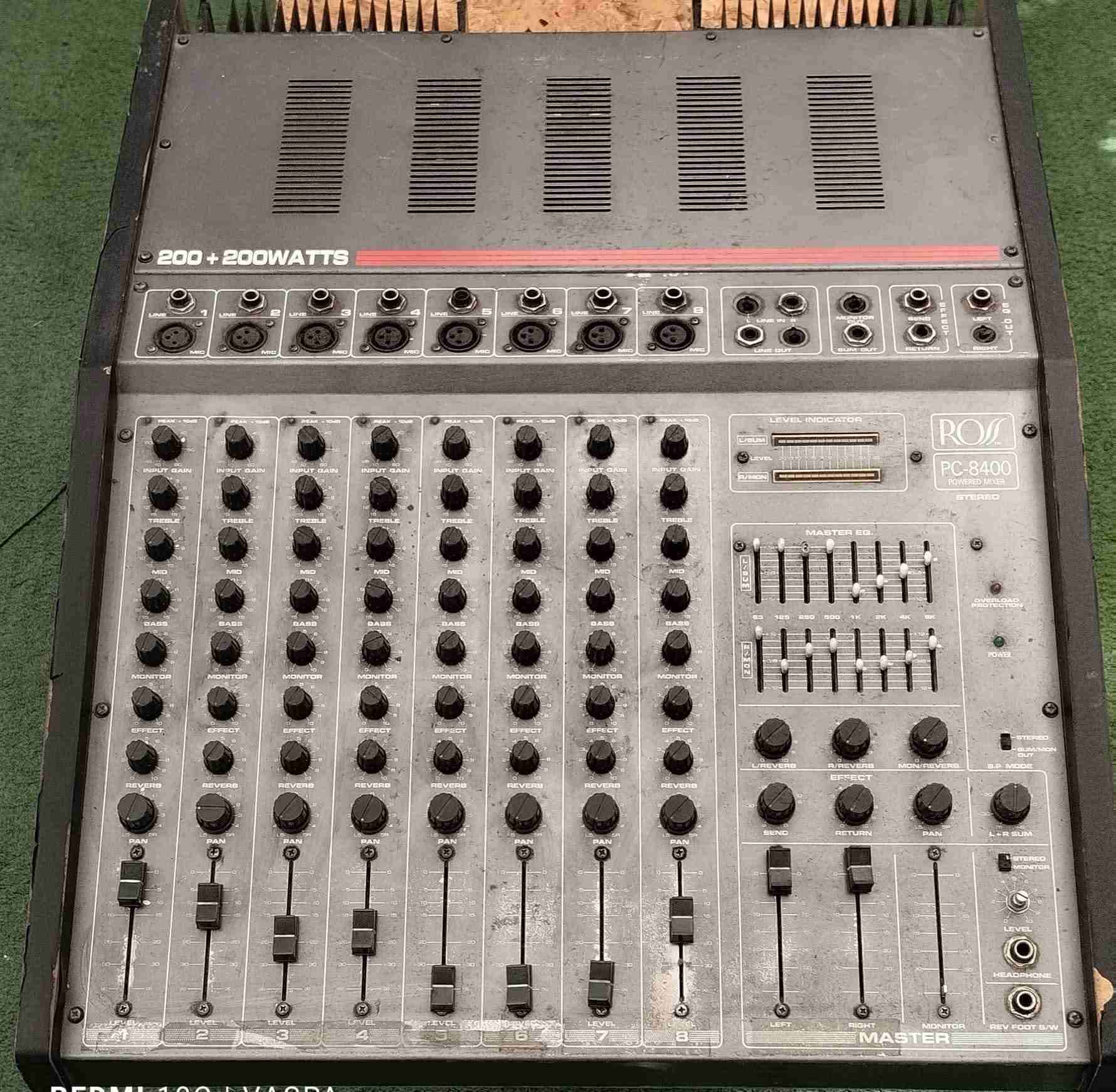 Consola mezcladora Ross PC-8400