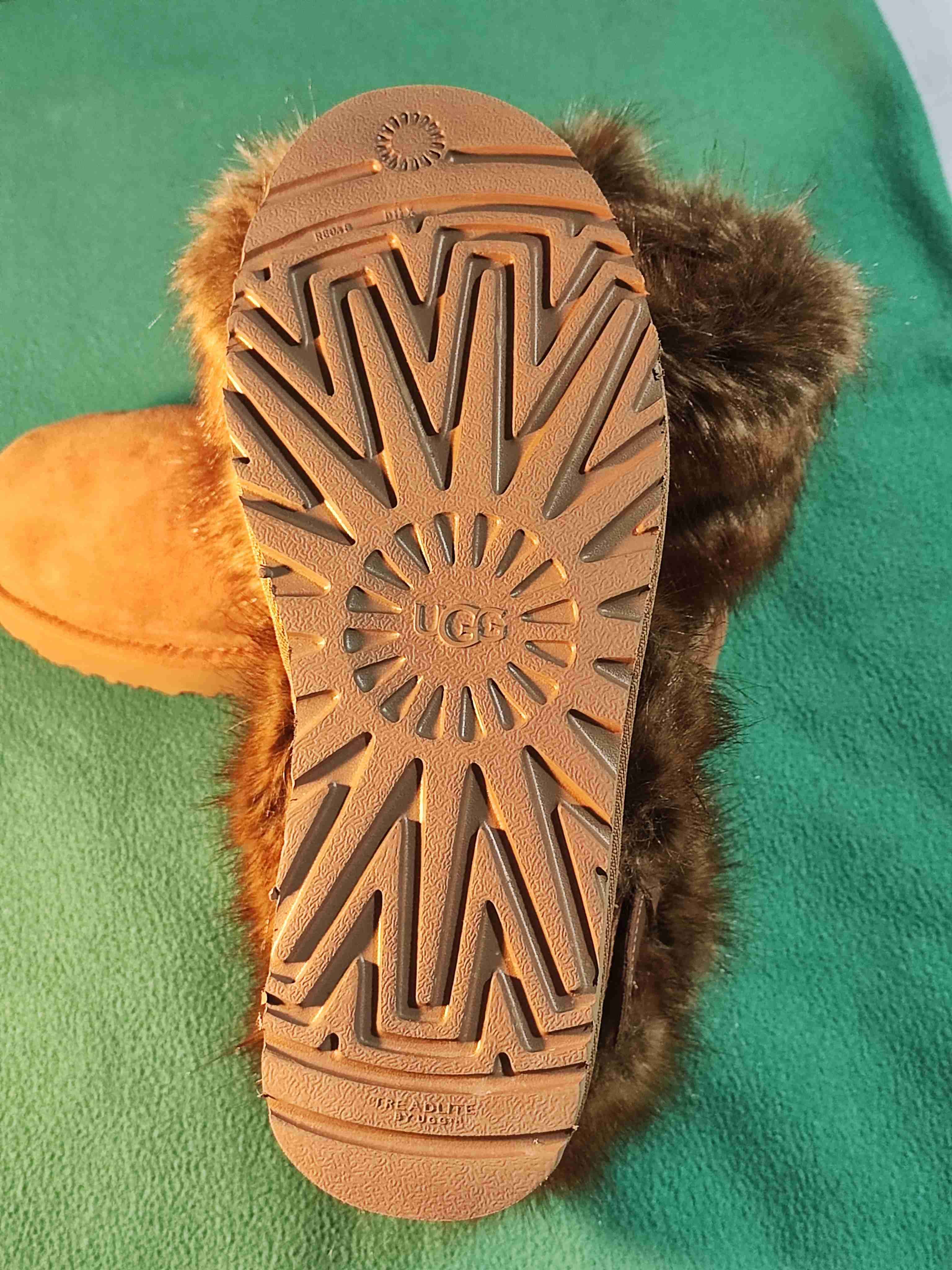 Botines de mujer UGG nuevos - miniatura 3