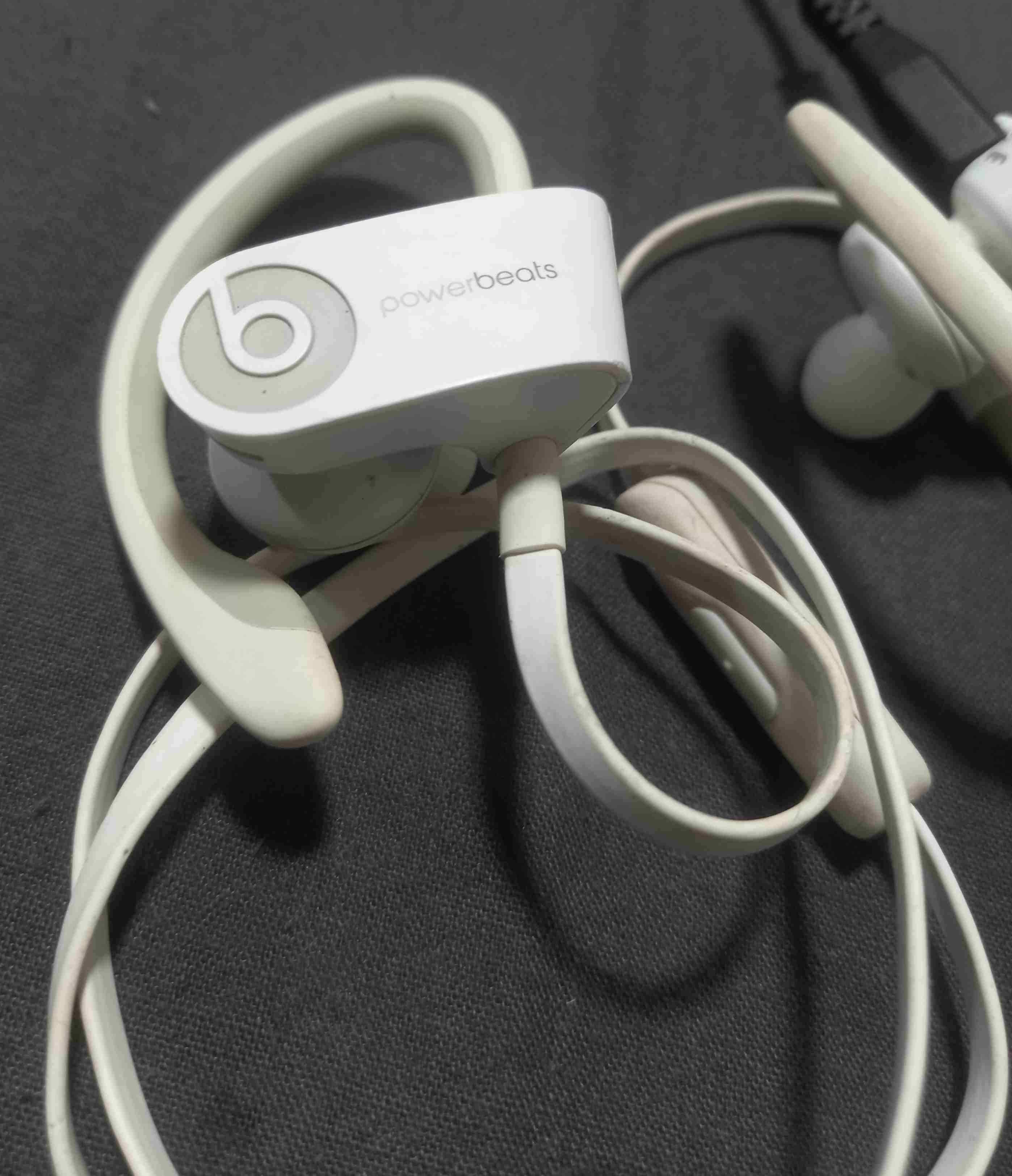 Auriculares deportivos blancos Powerbeats - miniatura 3