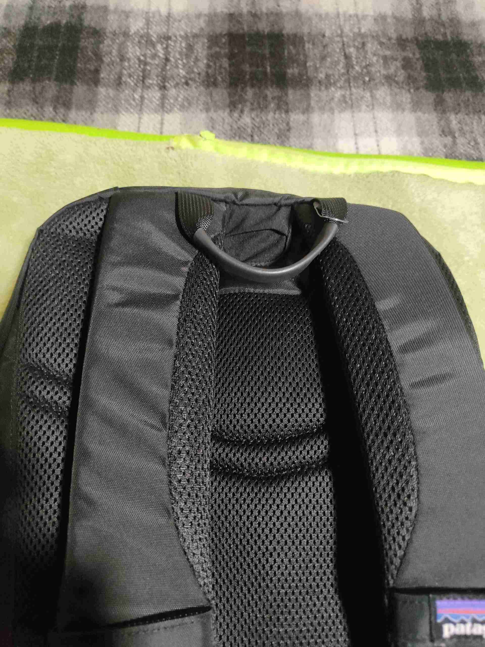 Mochila negra PATAGONIA NUEVA. - miniatura 5