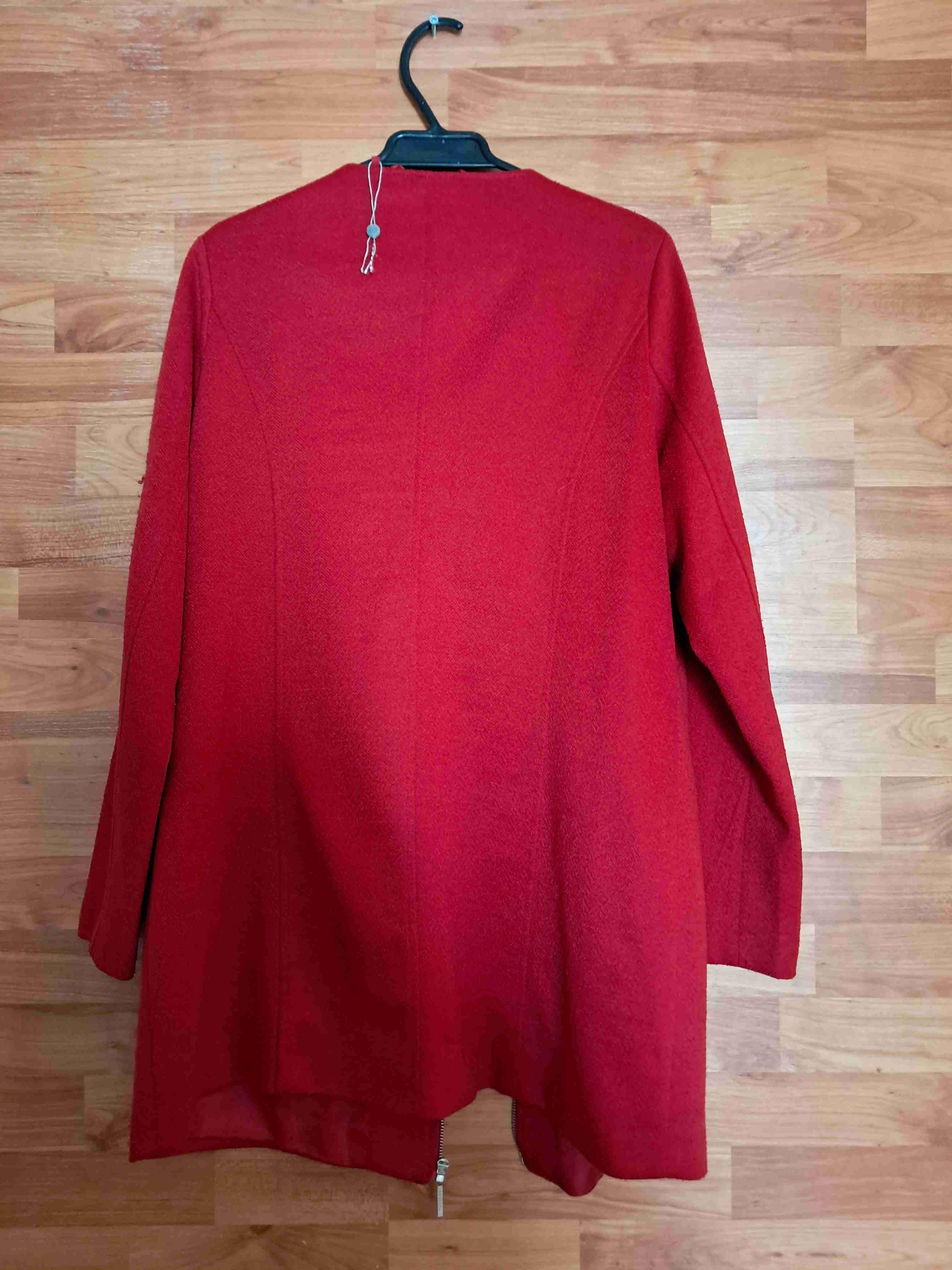 Abrigo rojo con cierre - miniatura 3