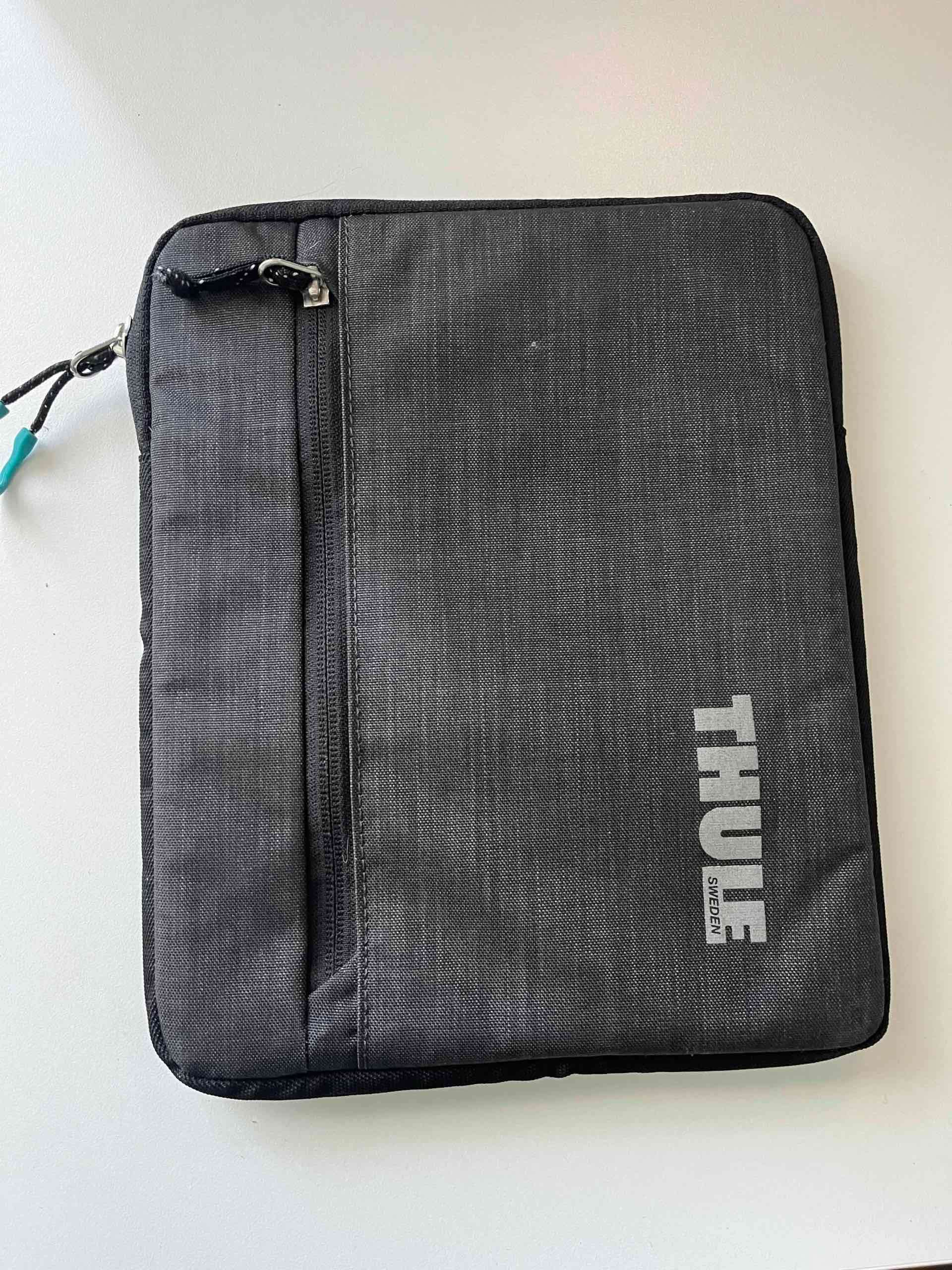 - [ ] Thule Strävan Sleeve para iPad Mini - Gray - miniatura 1