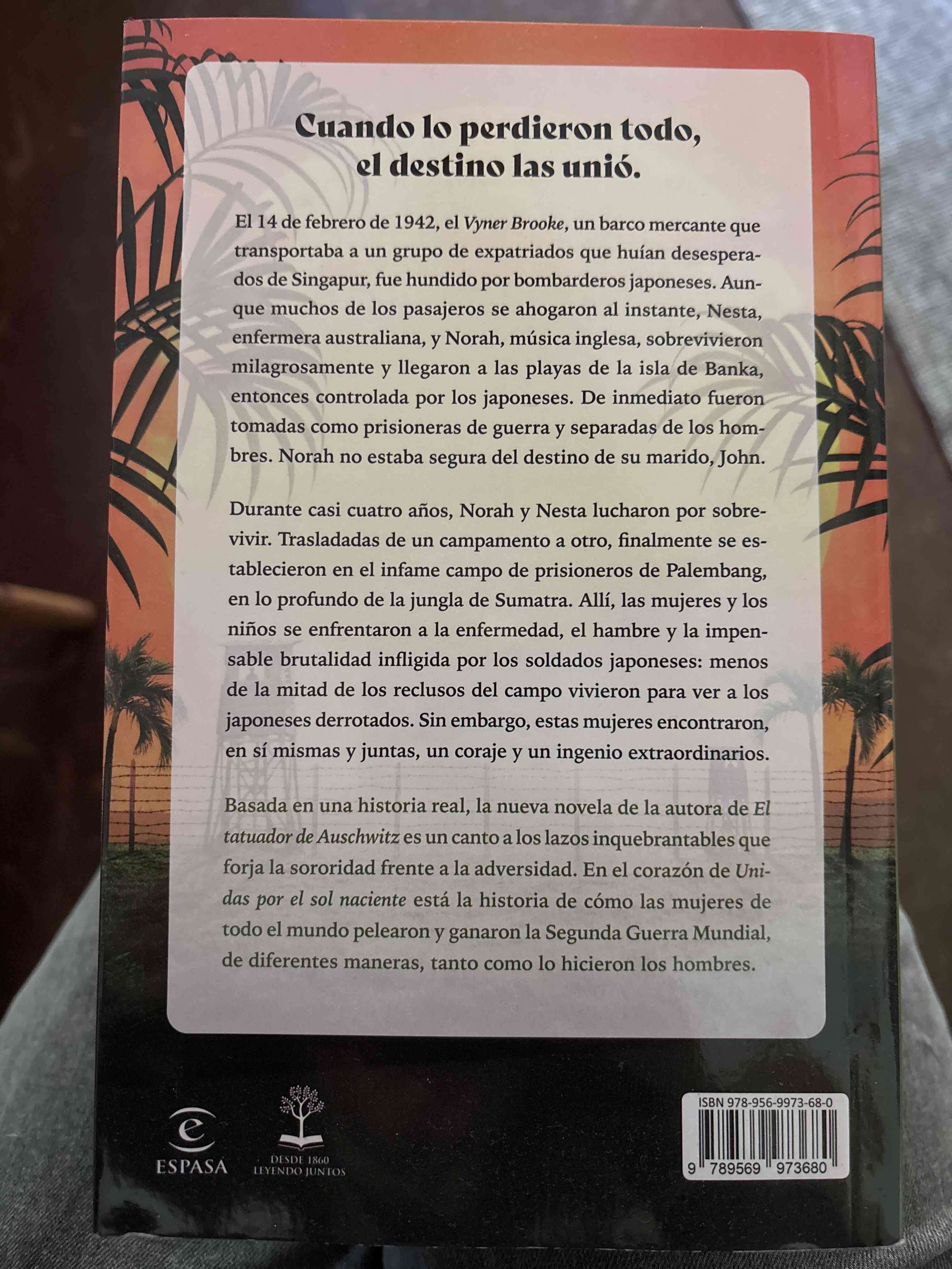 Libro 'Unidas por el sol naciente' - miniatura 2
