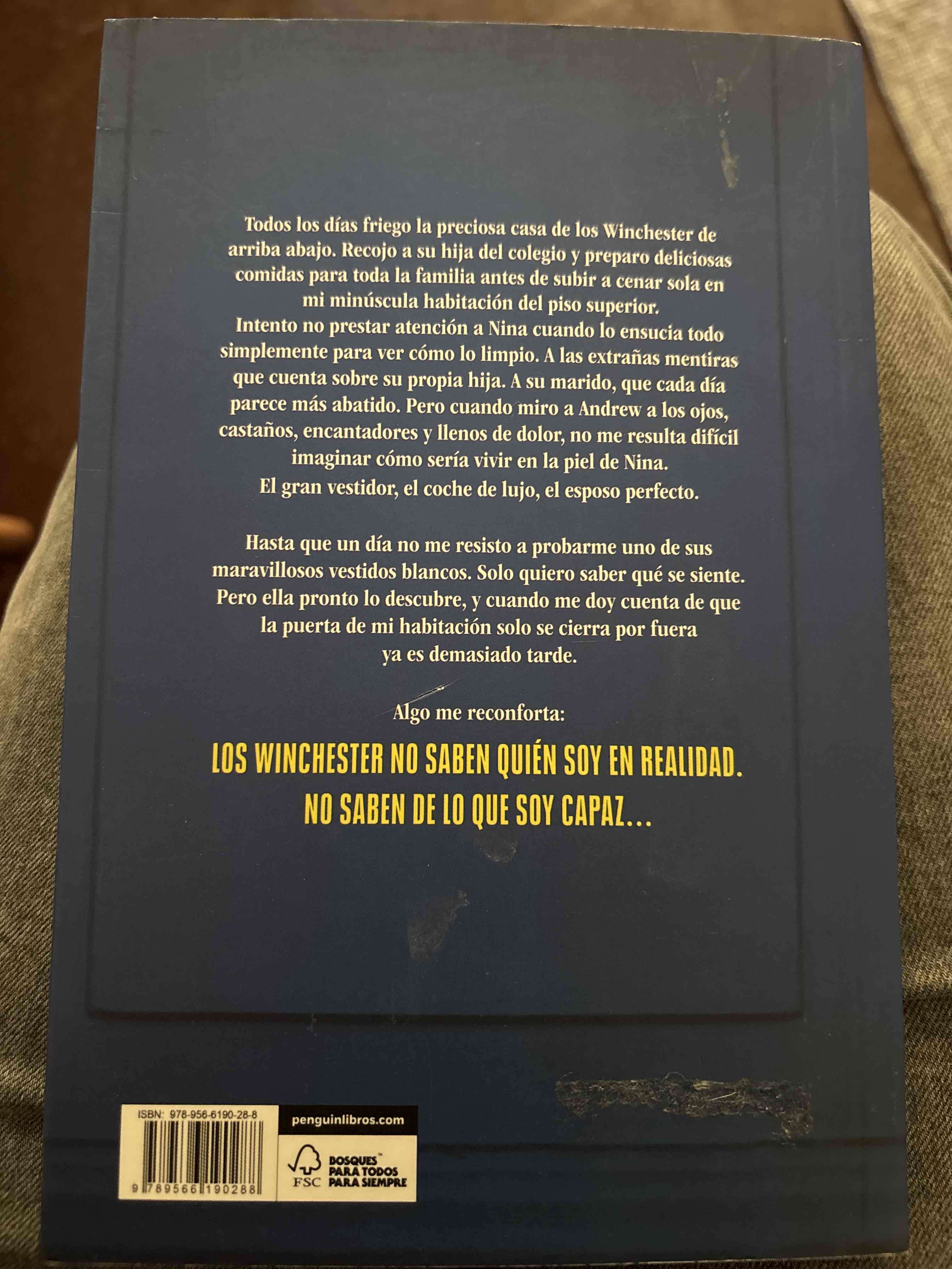 Libro 'La Asistenta' de Freida McFadden - miniatura 2