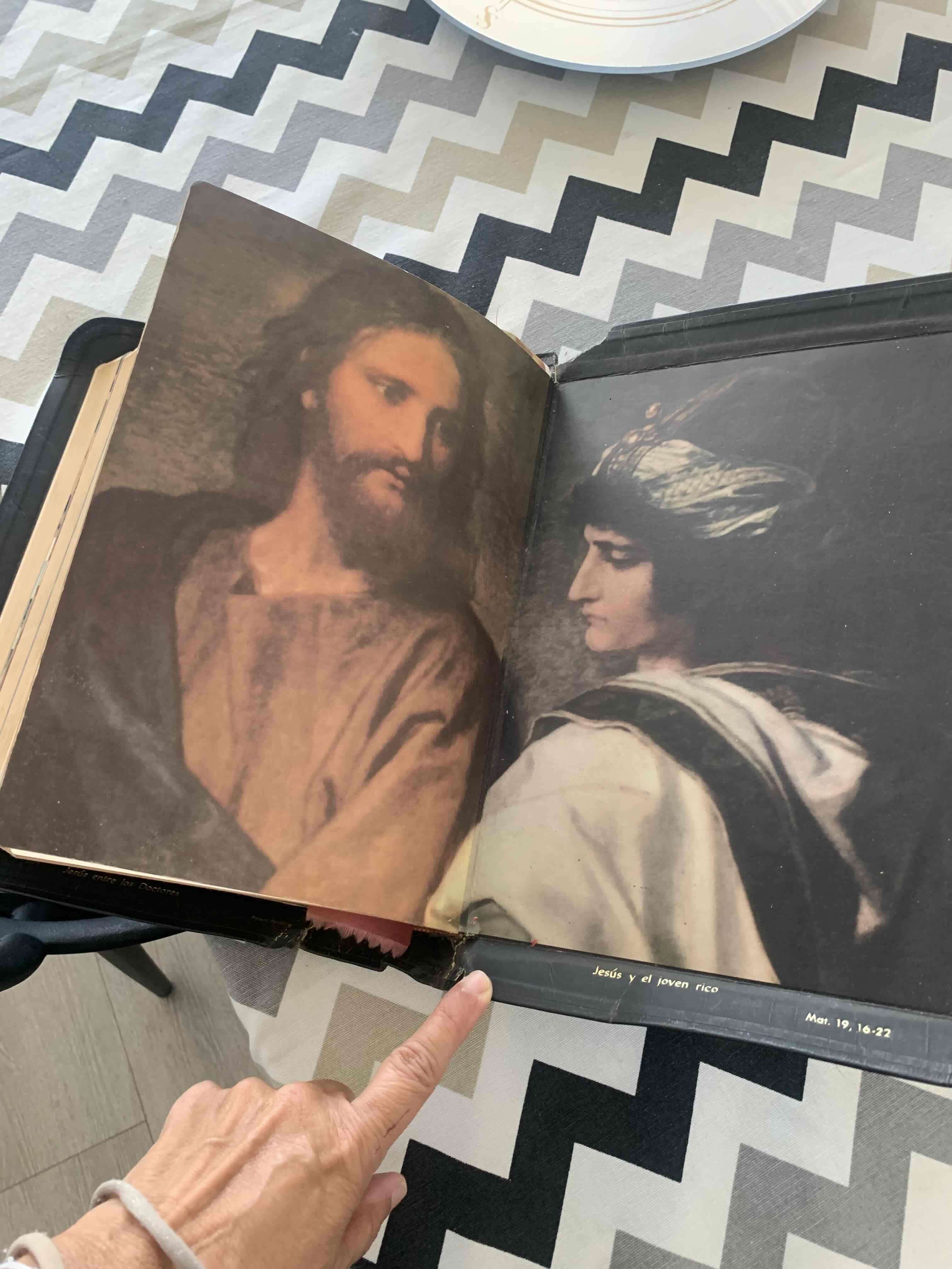 Antigua Sagrada Biblia en español edición Barsa . - miniatura 6