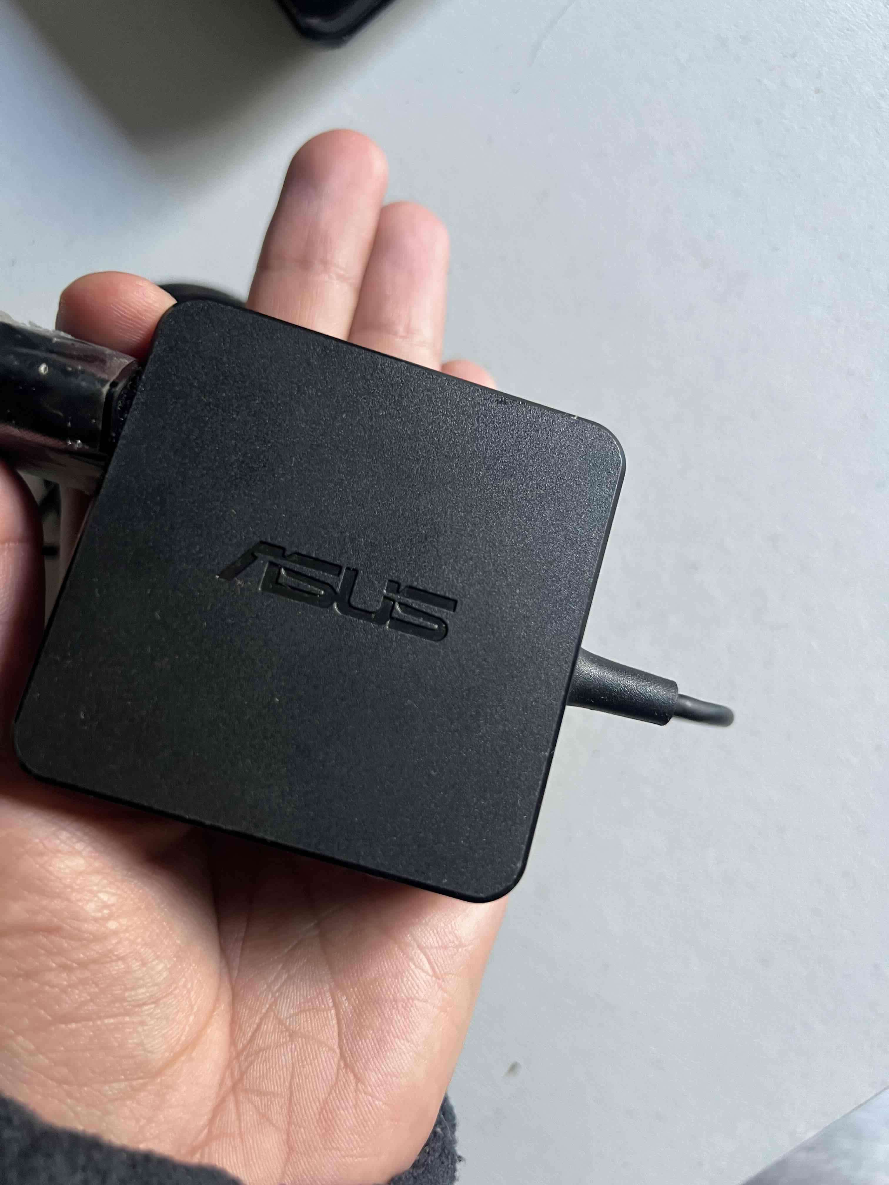 Cargador ASUS original - miniatura 2