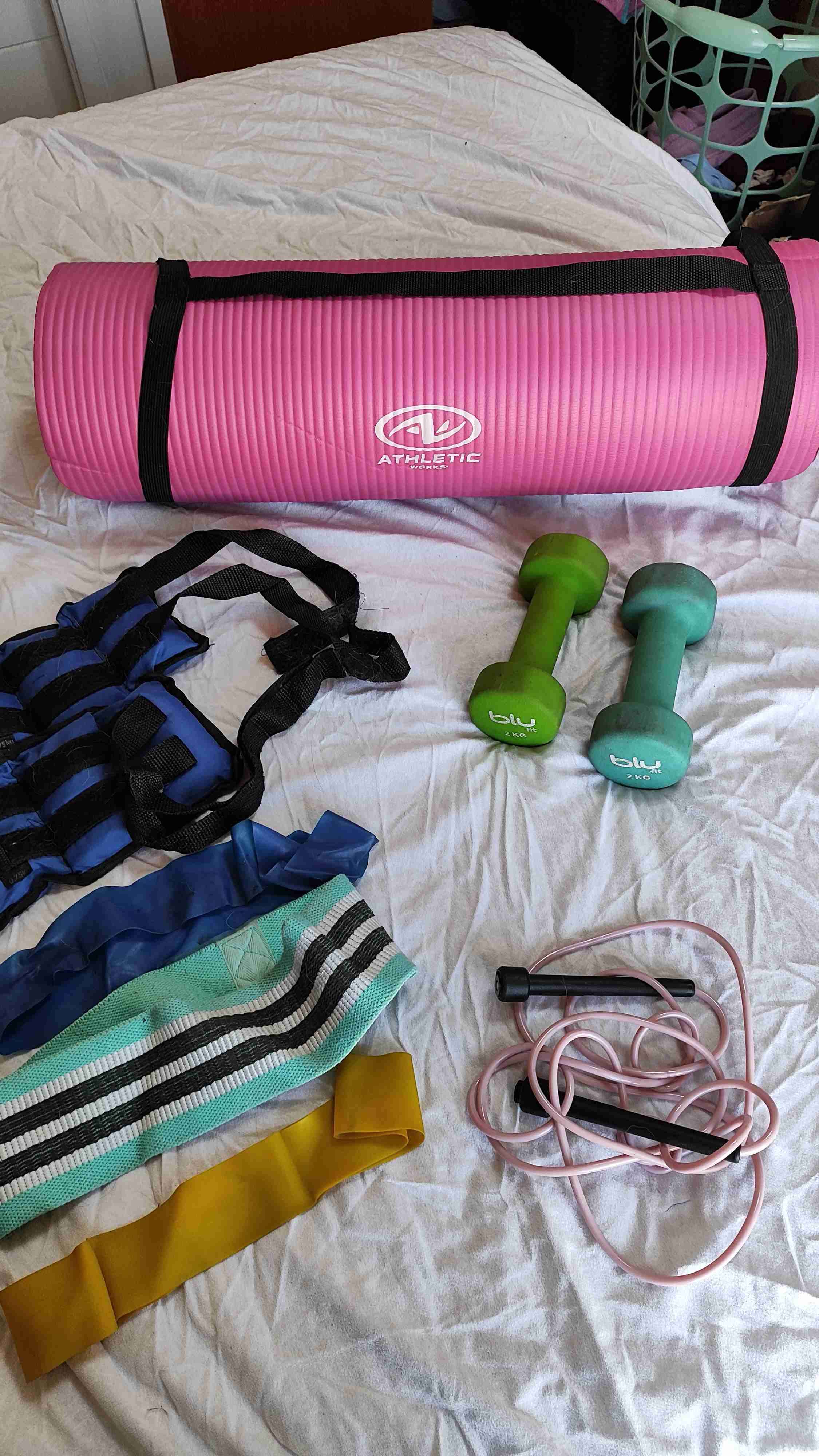 Set de ejercicios con mat y pesas - miniatura 5