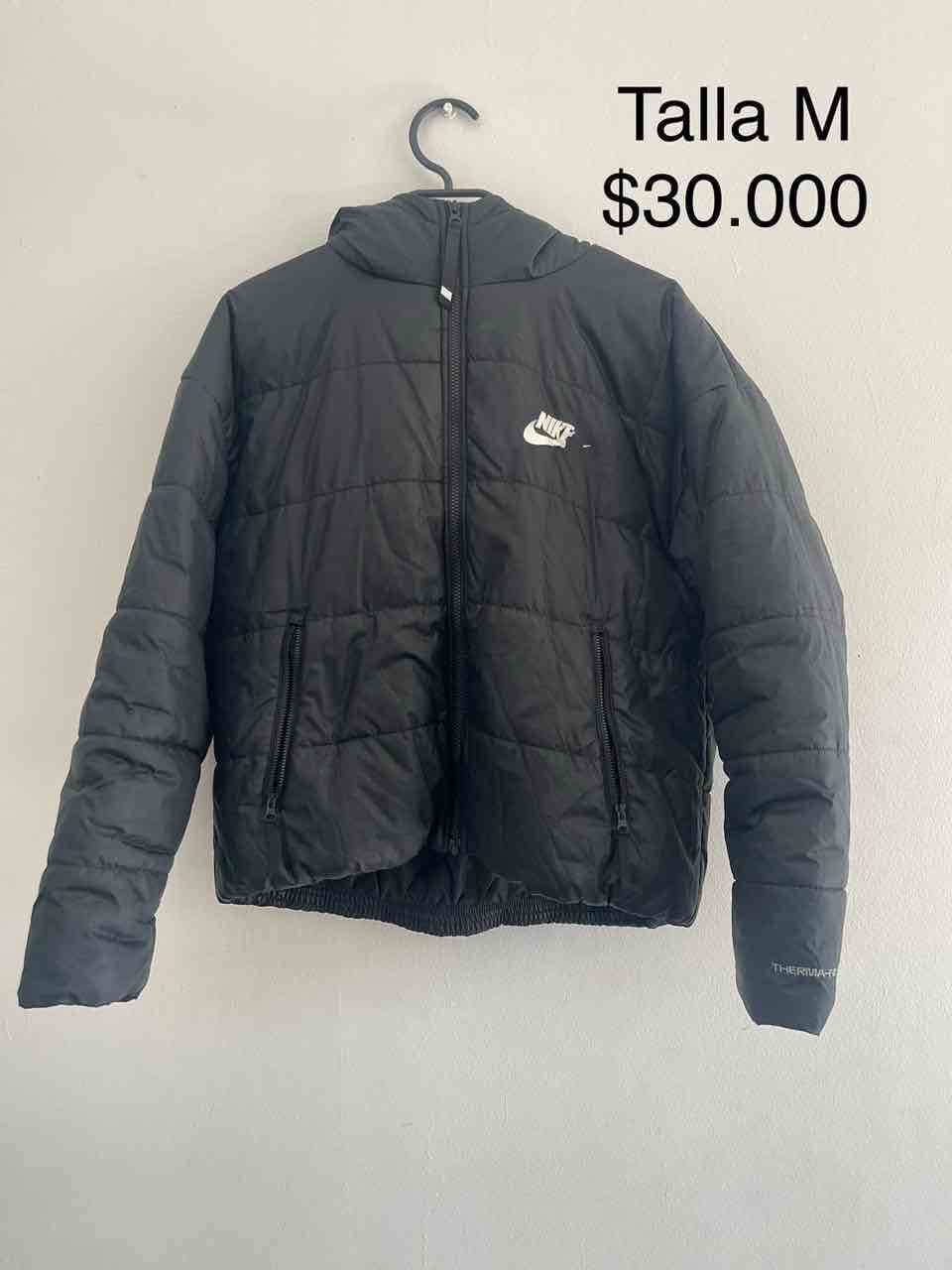 Chaqueta negra con capucha Nike - miniatura 2