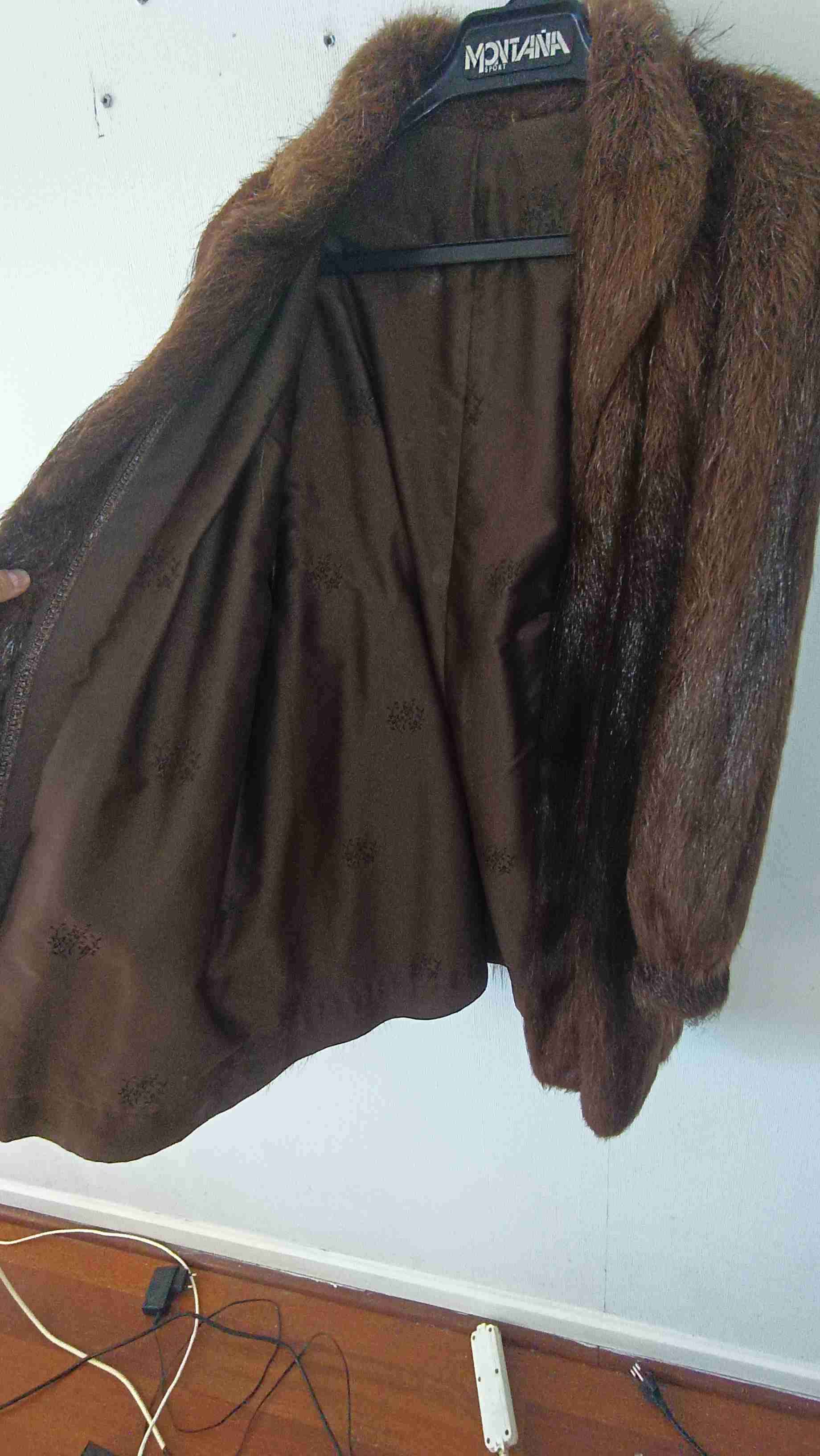 Abrigo de piel marrón elegante - miniatura 2