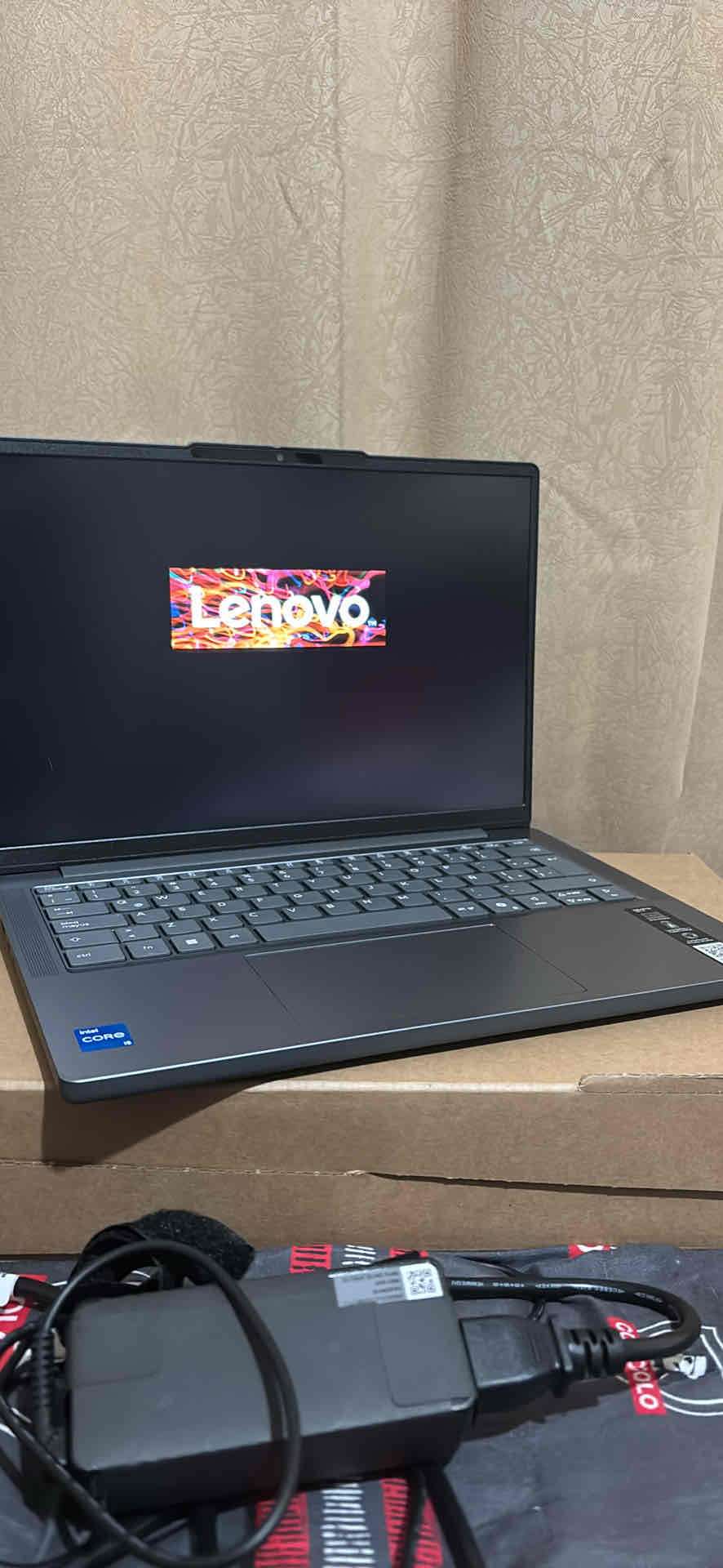 Laptop portátil con Intel Core i5 - miniatura 2