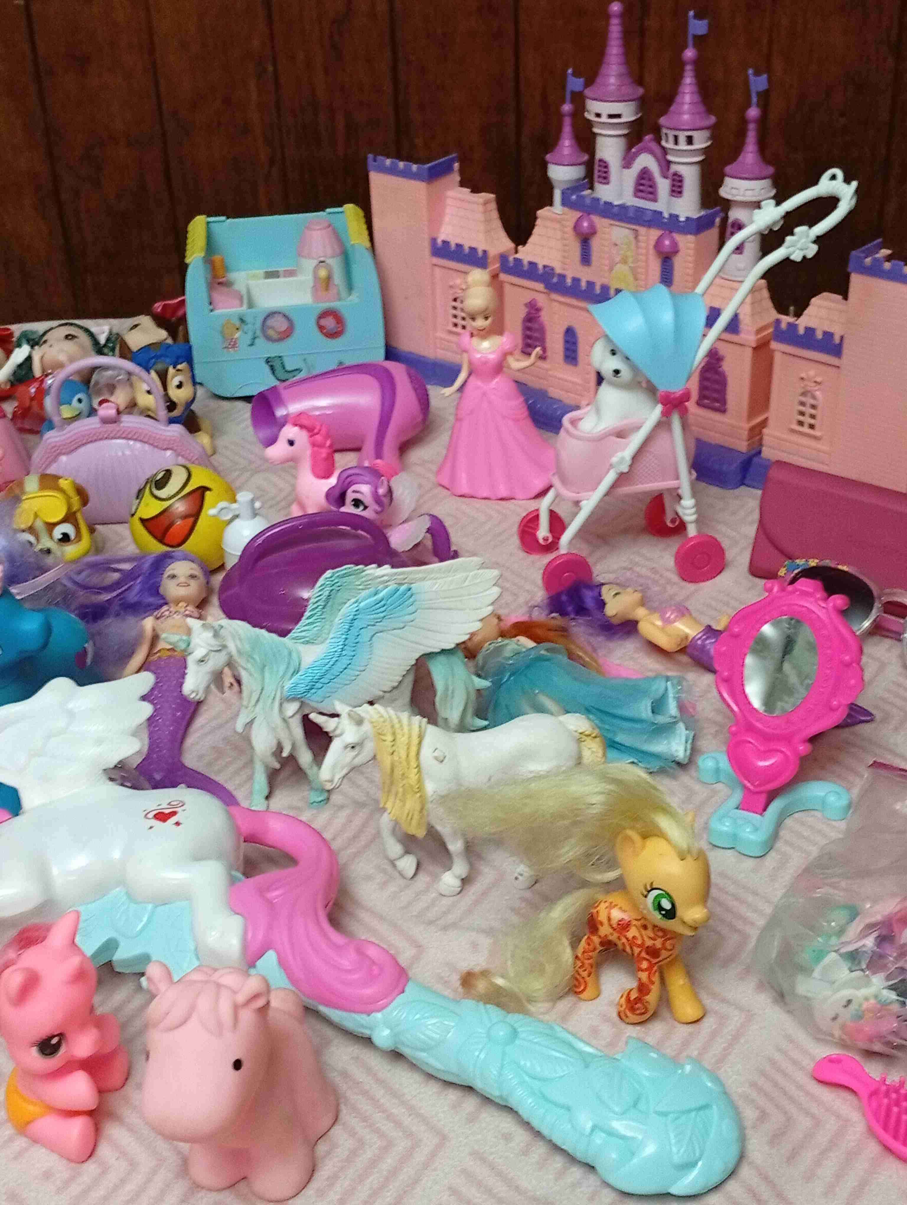 Hermoso lote de juguetes para niñitas. - miniatura 3