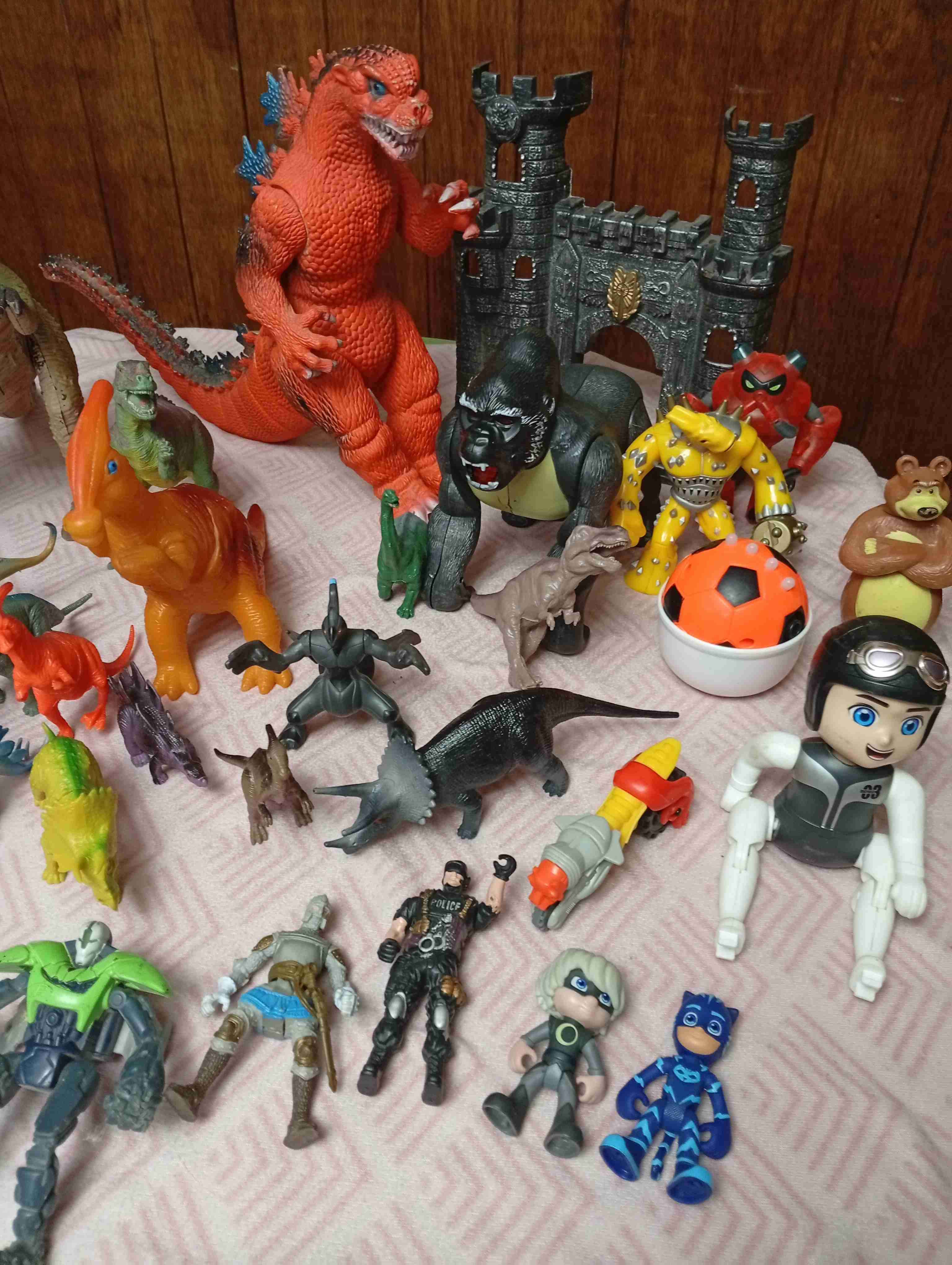 Gran variedad de juguetes para niños. - miniatura 3