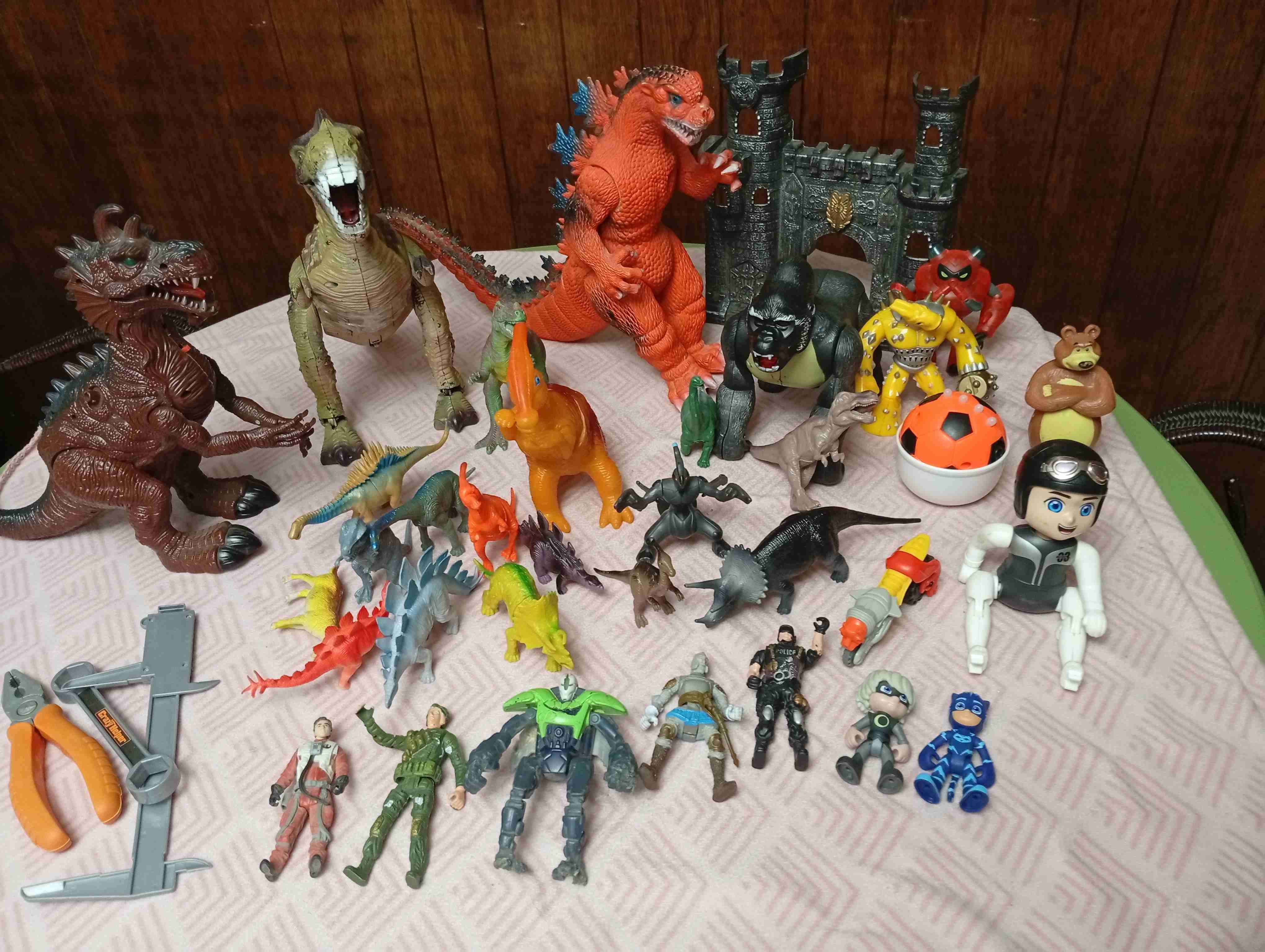 Gran variedad de juguetes para niños. - miniatura 4