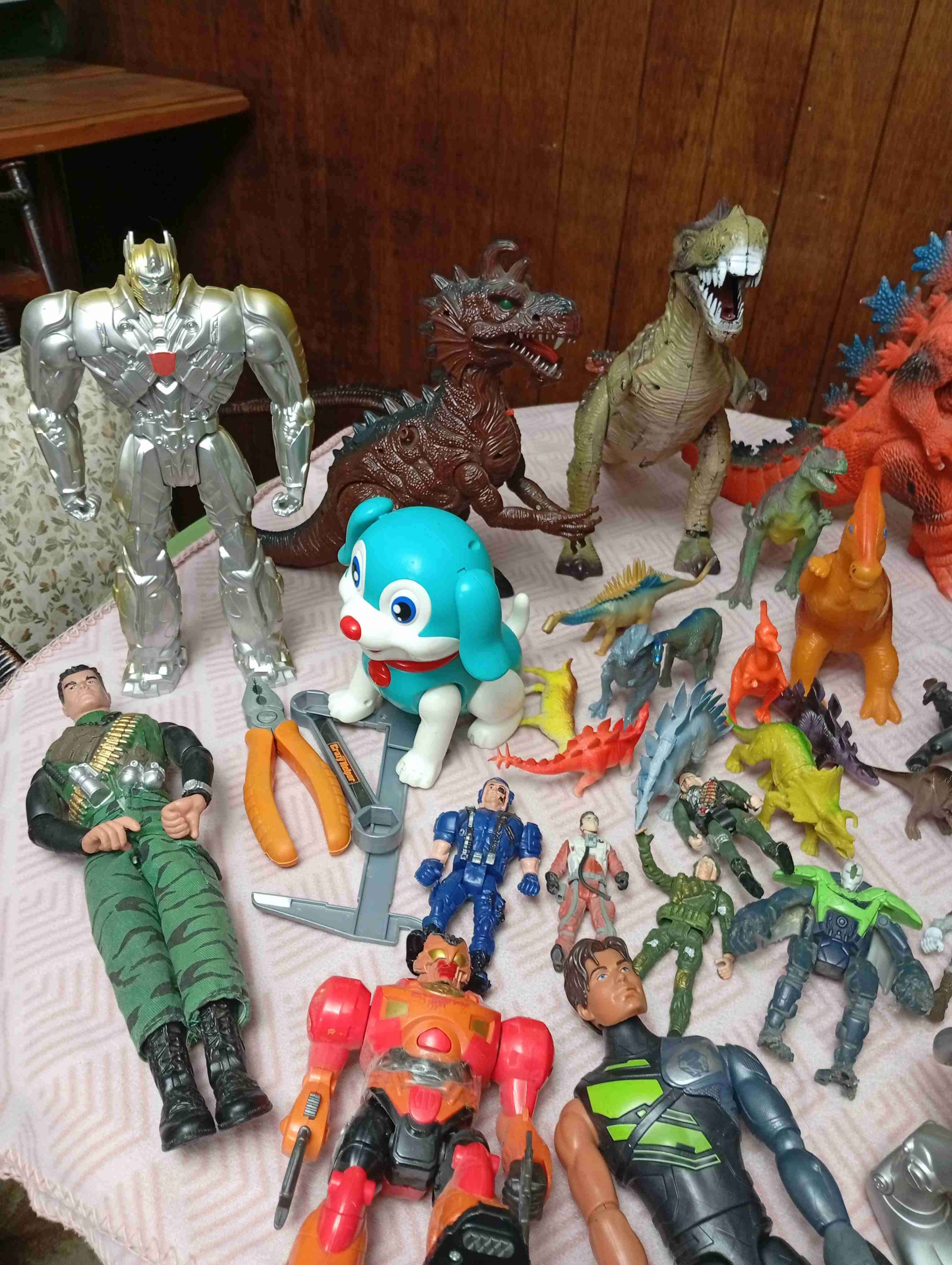 Gran variedad de juguetes para niños. - miniatura 5