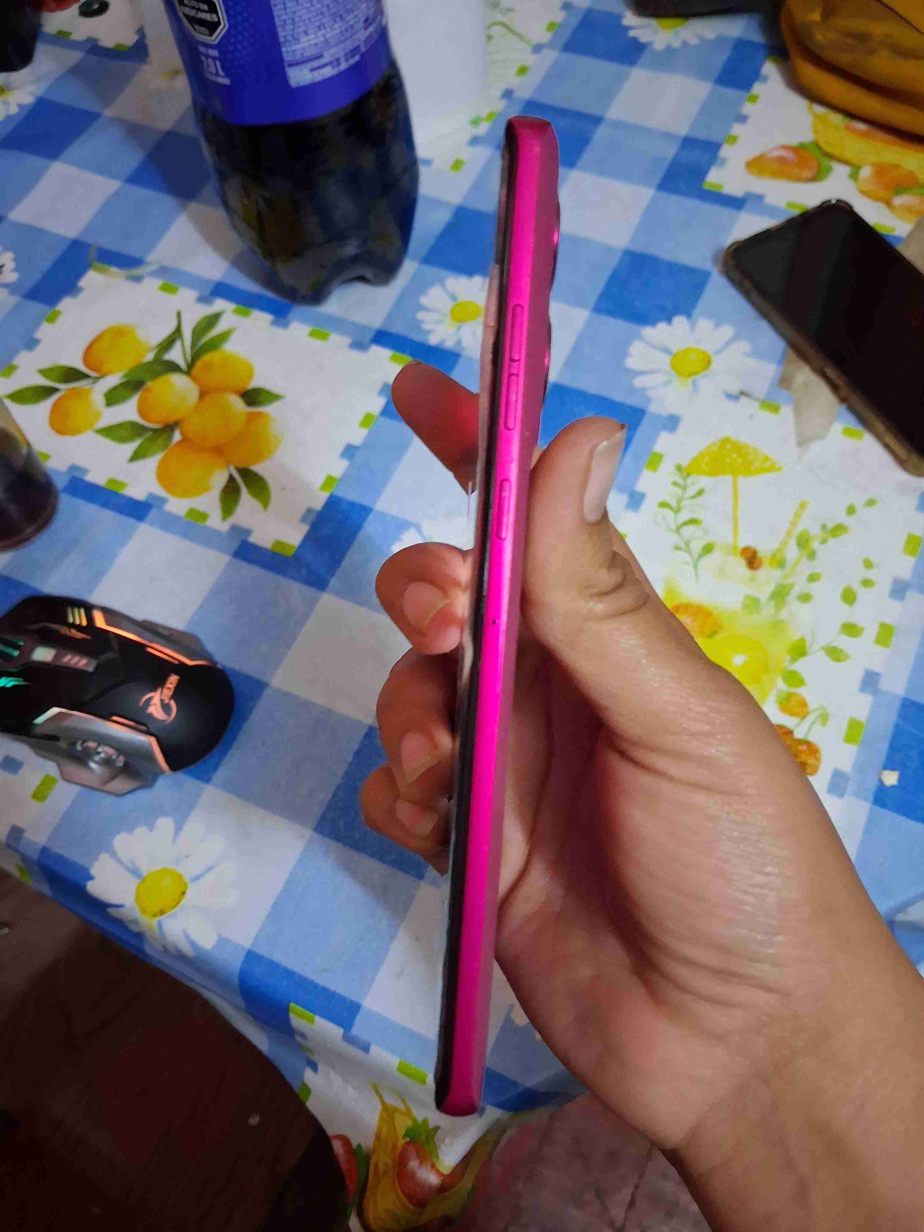 Smartphone Motorola pantalla grande - miniatura 3